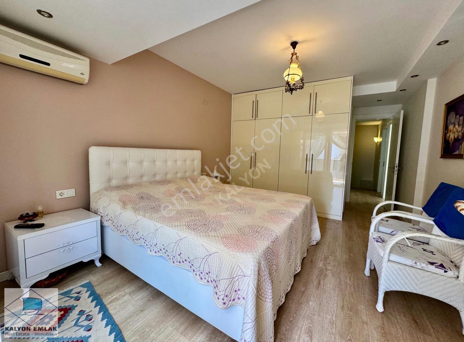 Çeşme Paşalimanında Venüs Sitesinde Denize 50 Adım Köşe Villa - Görsel 22