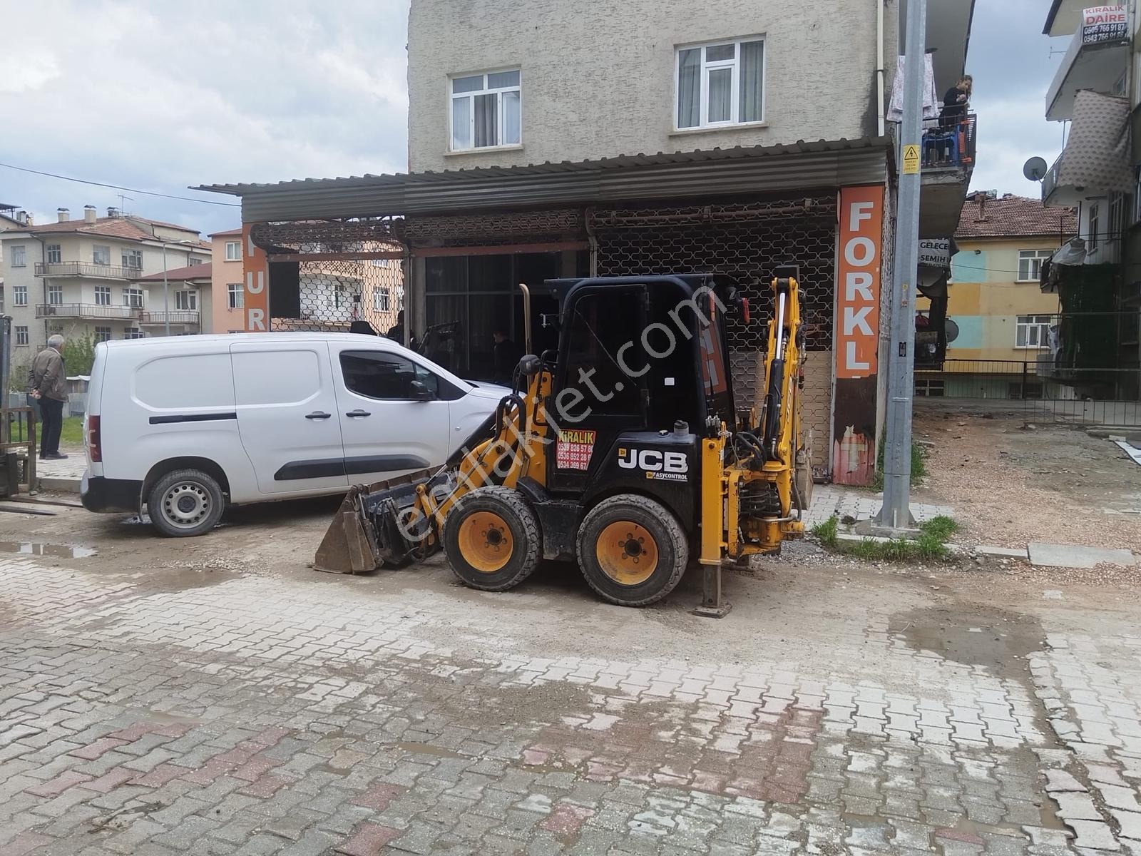 Sanayide Merkezi Konumda Satılık Dükkan - Görsel 6
