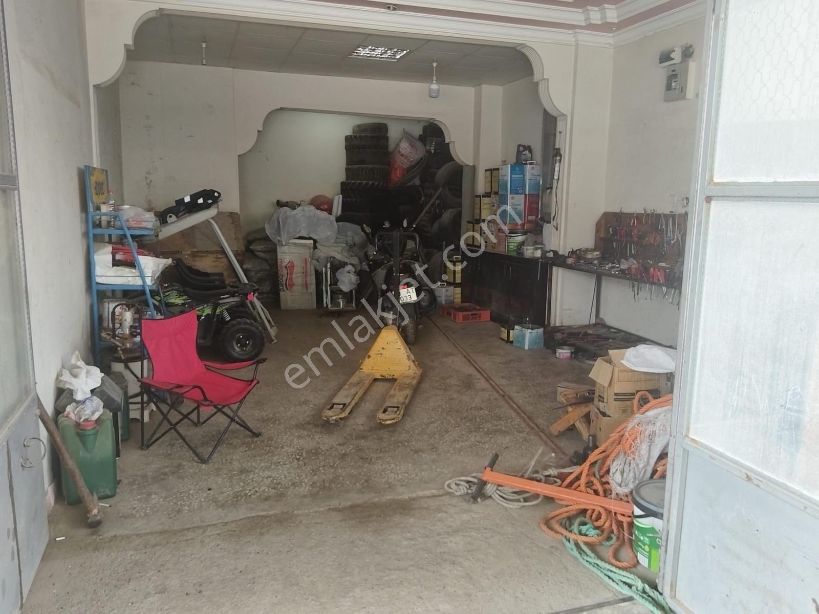 Sanayide Merkezi Konumda Satılık Dükkan - Görsel 11