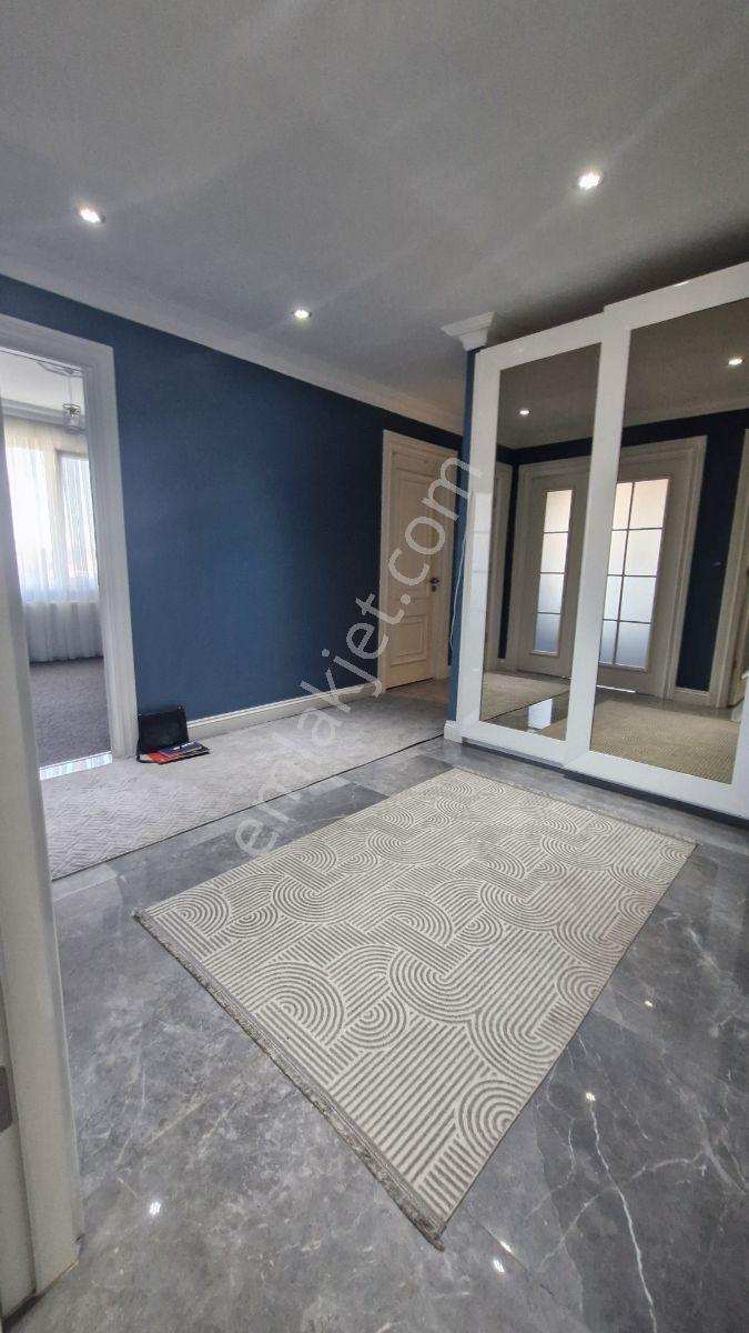 Ümraniye Aşağı Dudullu Gardenya Sitesi 3+1 150m İçi Yapılı - Görsel 32