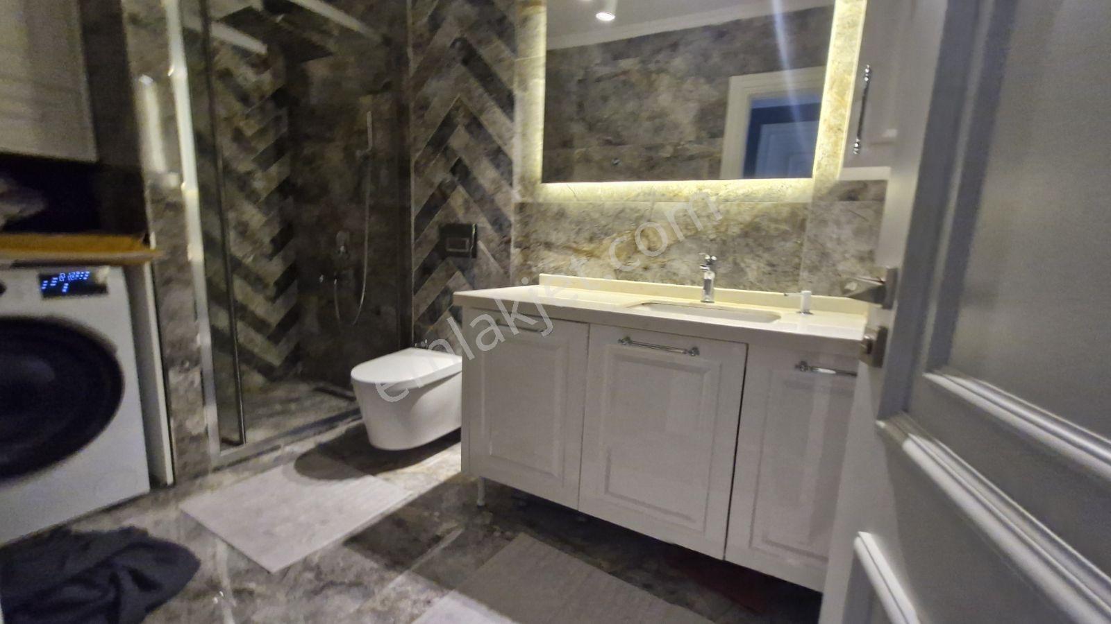 Ümraniye Aşağı Dudullu Gardenya Sitesi 3+1 150m İçi Yapılı - Görsel 18