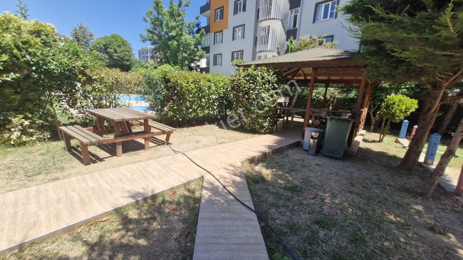 Ümraniye Aşağı Dudullu Gardenya Sitesi 3+1 150m İçi Yapılı - Görsel 33