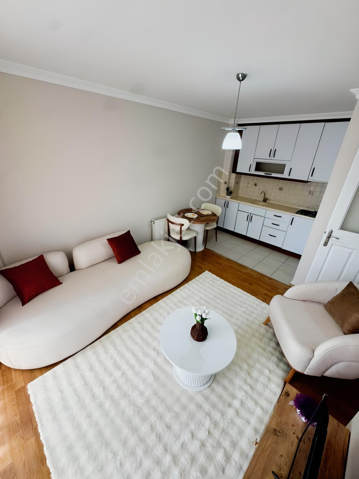 Zeytinköyde Site İçinde Arakat Balkonlu Eşyalı 1+1 Apartlar - Görsel 2