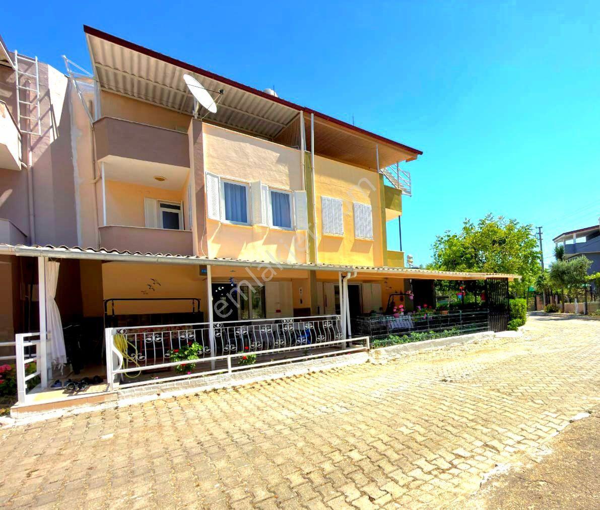 Kuşadasında Plaja Ve Alış Veriş Mağ.yakın 4+1 Villa
