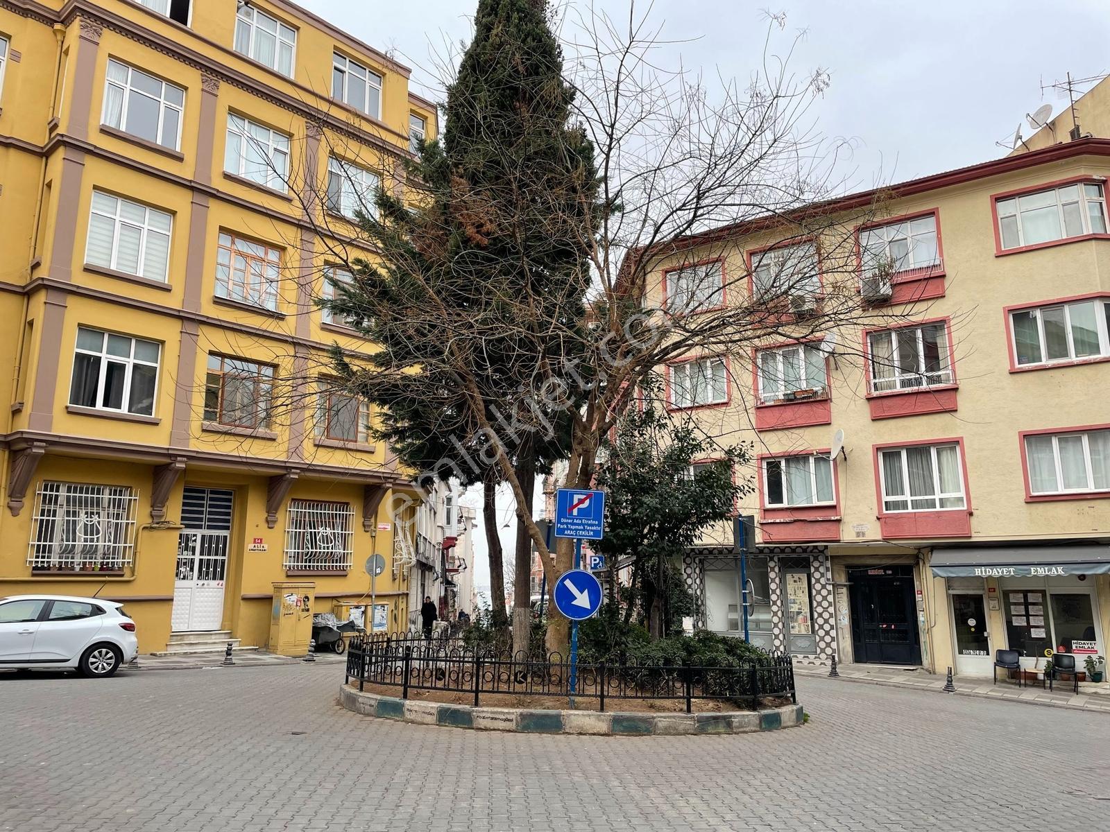 Rasimpaşa Mimari Dekorlu Eşyalı Yüksek Kira Getirili Satılık 1+1 - Görsel 8