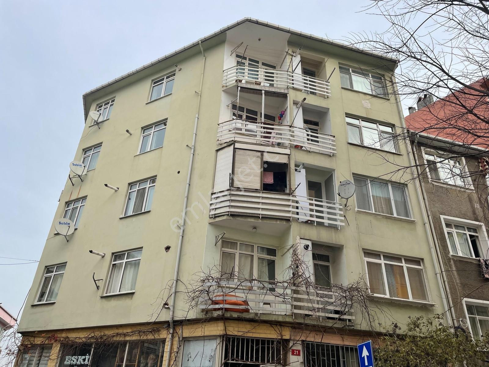 Rasimpaşa Mimari Dekorlu Eşyalı Yüksek Kira Getirili Satılık 1+1 - Görsel 6