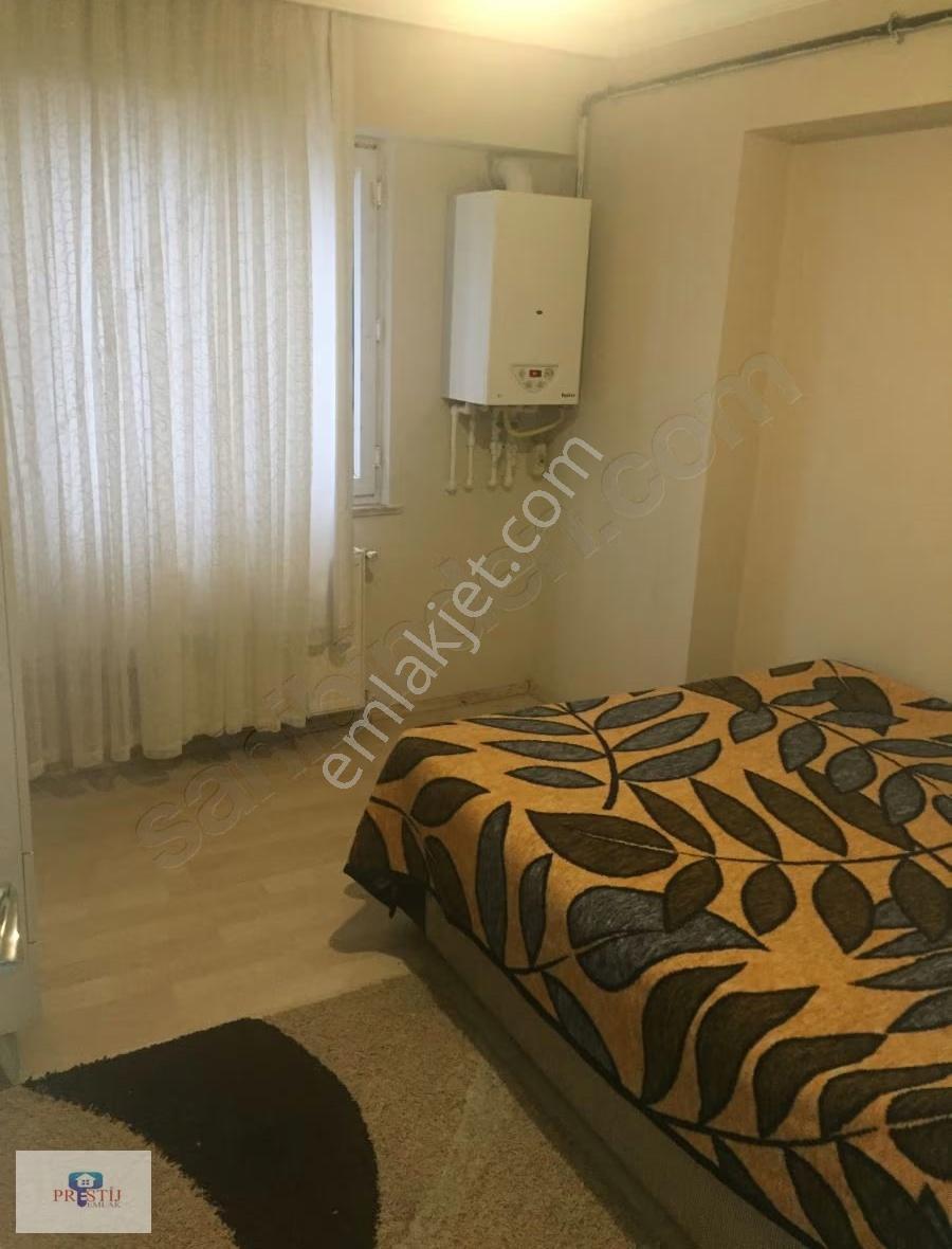 Galataderesi Caddesi Üzerinde Kiralık Esyalı 1+1 Daire - Görsel 11