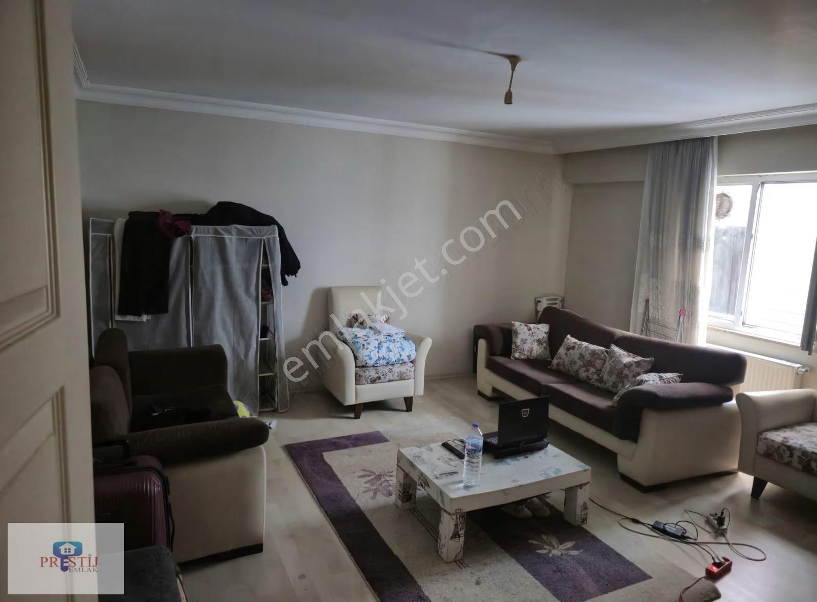 Galataderesi Caddesi Üzerinde Kiralık Esyalı 1+1 Daire - Görsel 9