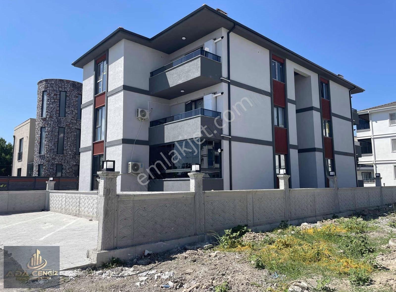 Ada Cengizden 2+1 105 M2 Ebeveyn Banyolu Ara Kat Sıfır Daire
