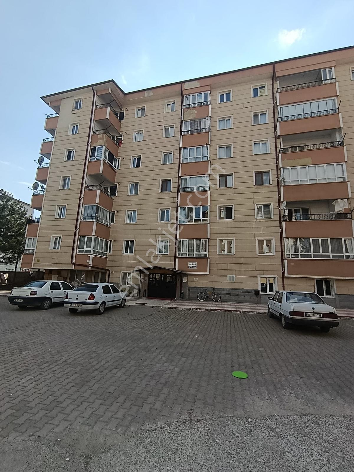 Mes Emlak'tan Merkezde 3+1 Site Dairesi