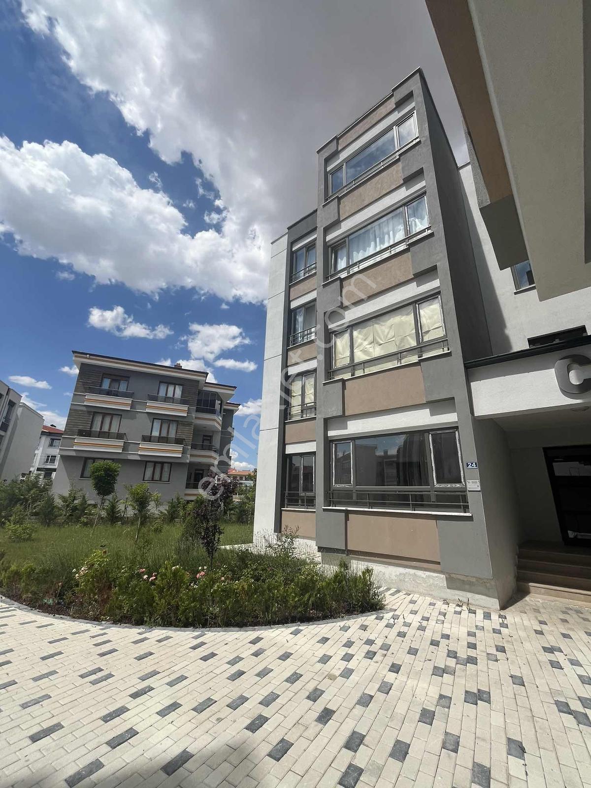 Melsa Başodadan S. Eyyubi Mah. Perla Palace Sitesinde 3+1 Daire - Görsel 2