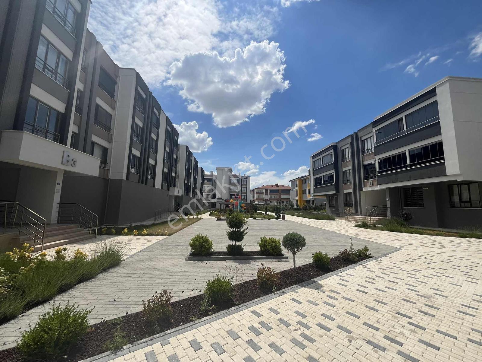 Melsa Başodadan S. Eyyubi Mah. Perla Palace Sitesinde 3+1 Daire