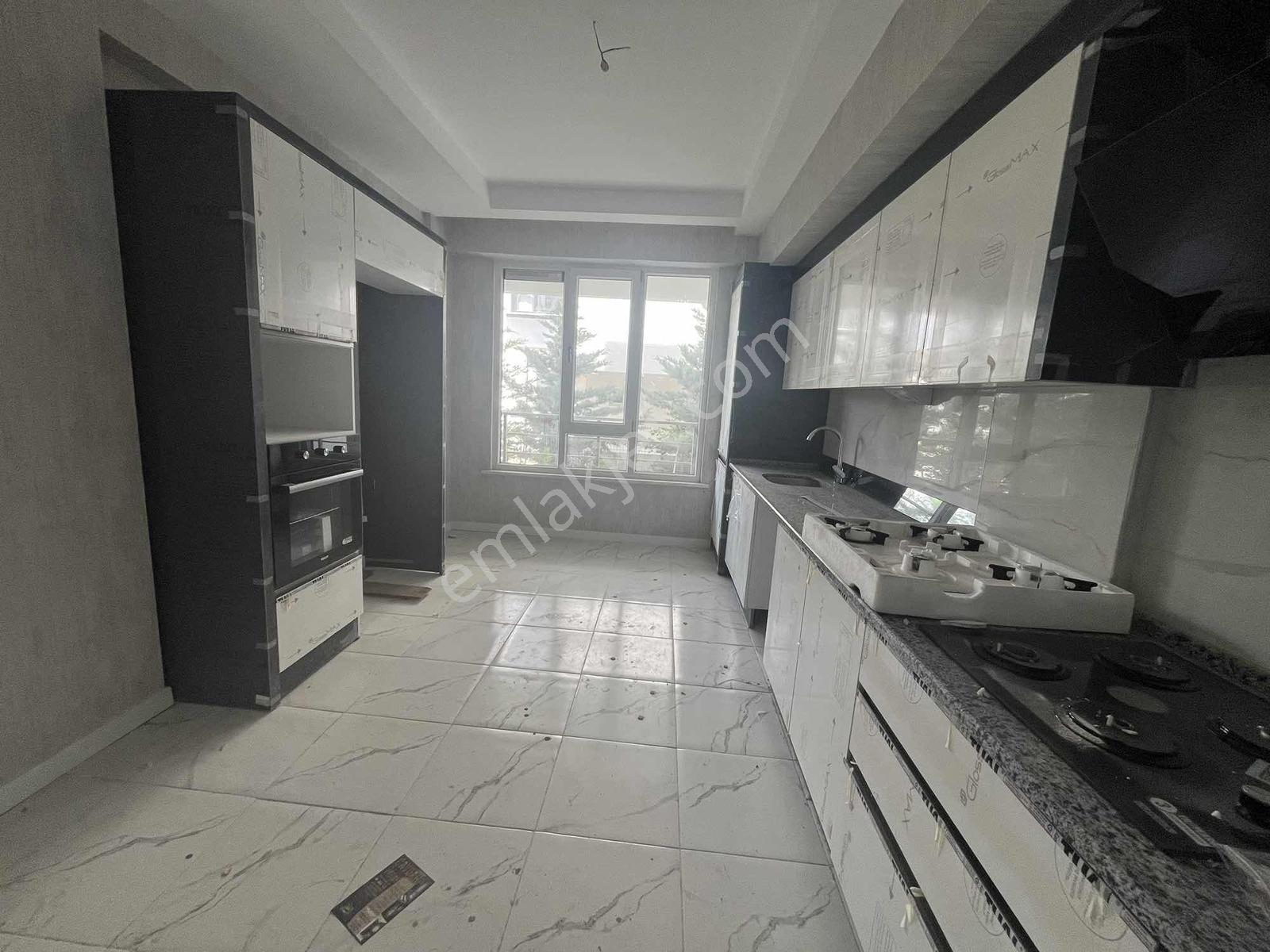 Melsa Başodadan S. Eyyubi Mah. Perla Palace Sitesinde 3+1 Daire - Görsel 3