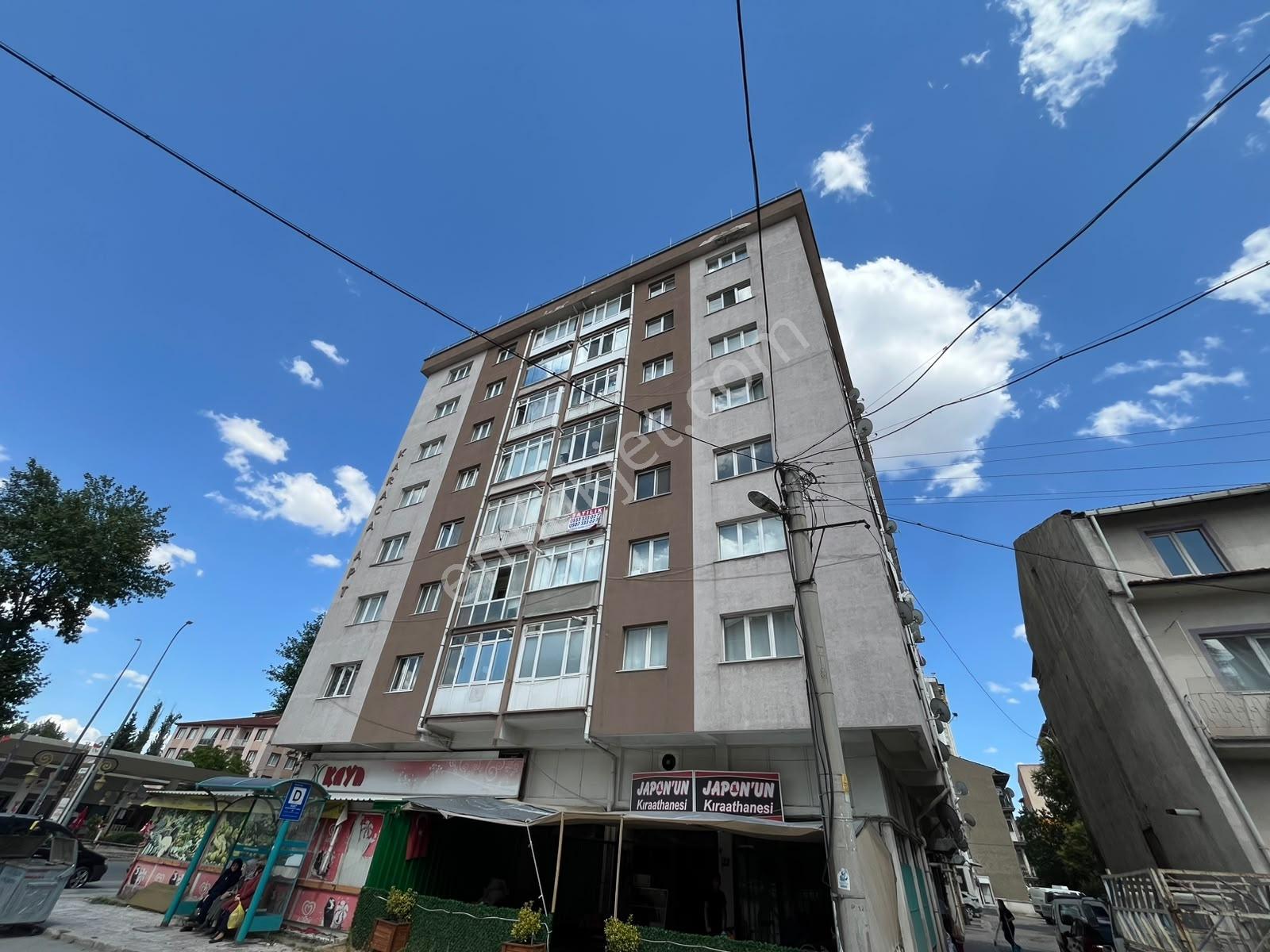 Menderes Caddesi'nde Satılık 3+1 Geniş Ve Ferah Daire - Görsel 13