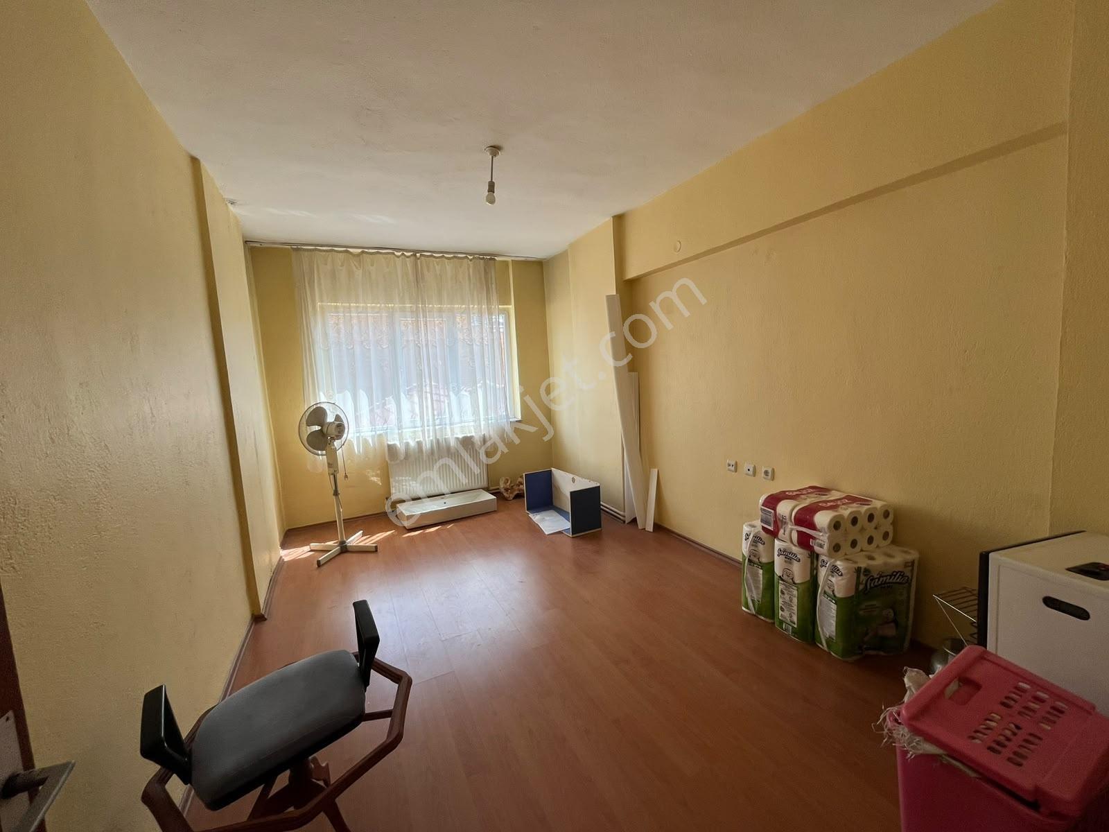 Menderes Caddesi'nde Satılık 3+1 Geniş Ve Ferah Daire - Görsel 26