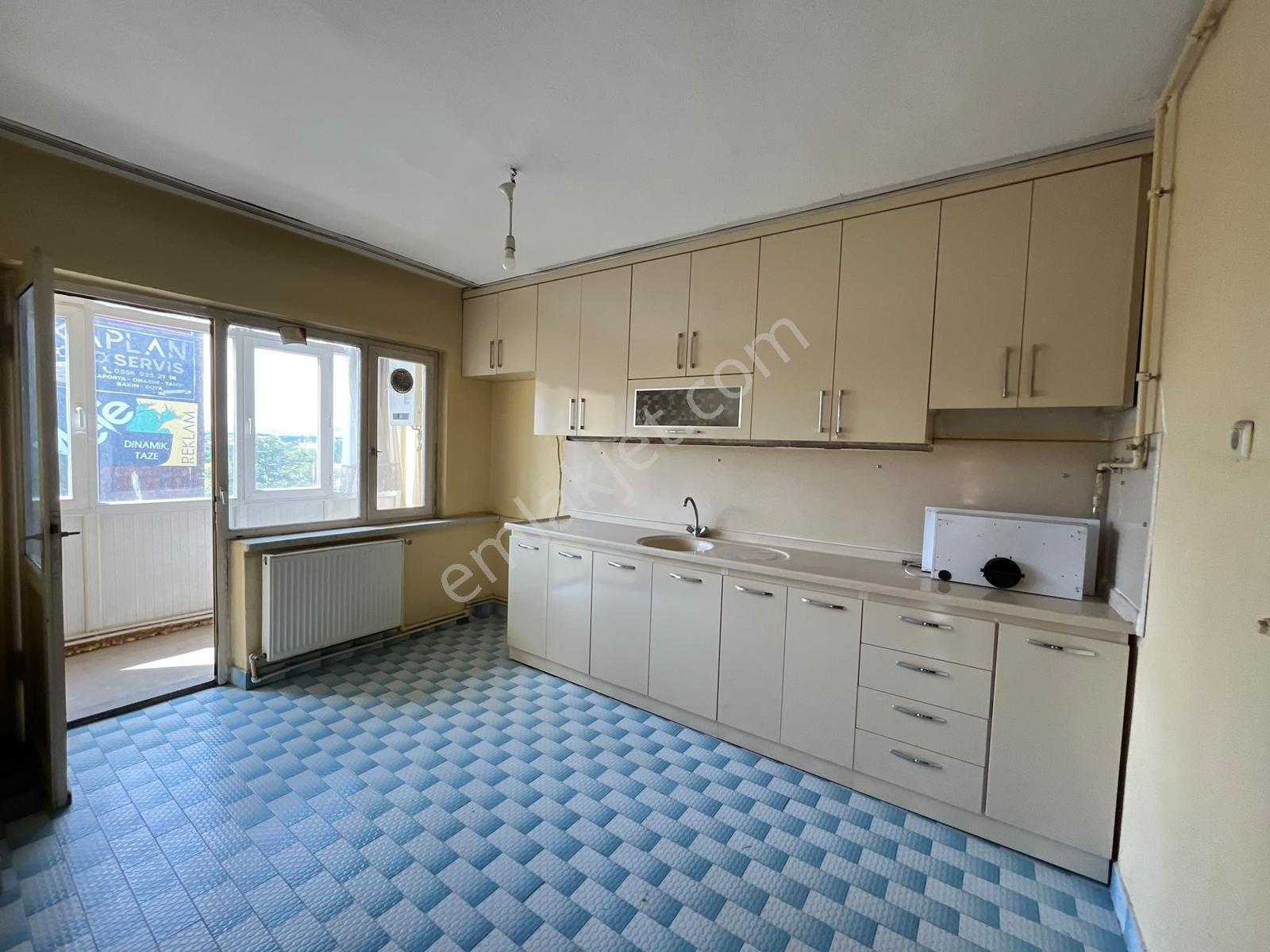 Menderes Caddesi'nde Satılık 3+1 Geniş Ve Ferah Daire - Görsel 42