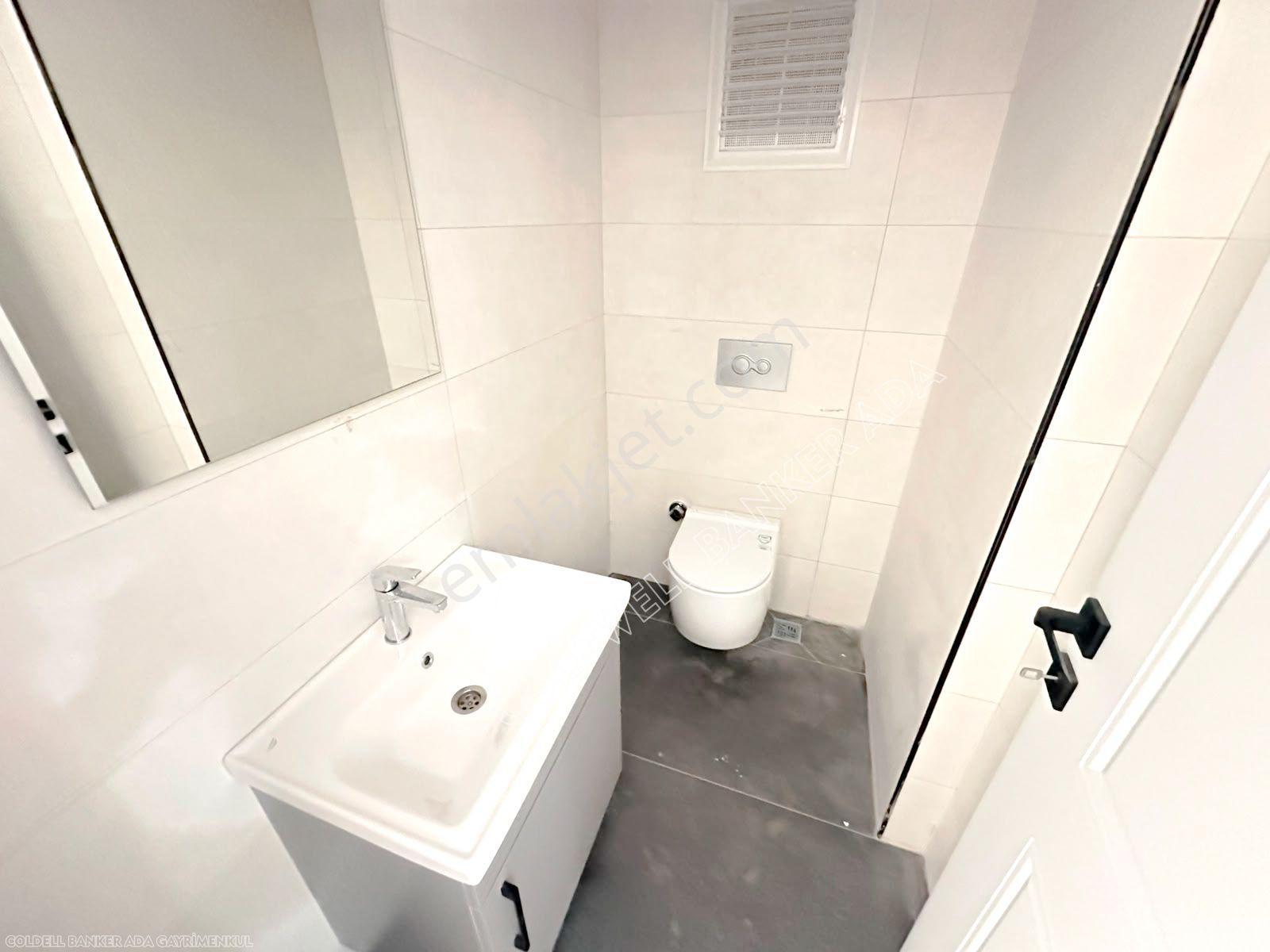 Kuşadası Merkezde Kiralık 1+0 Ofis - 38m² - Görsel 18