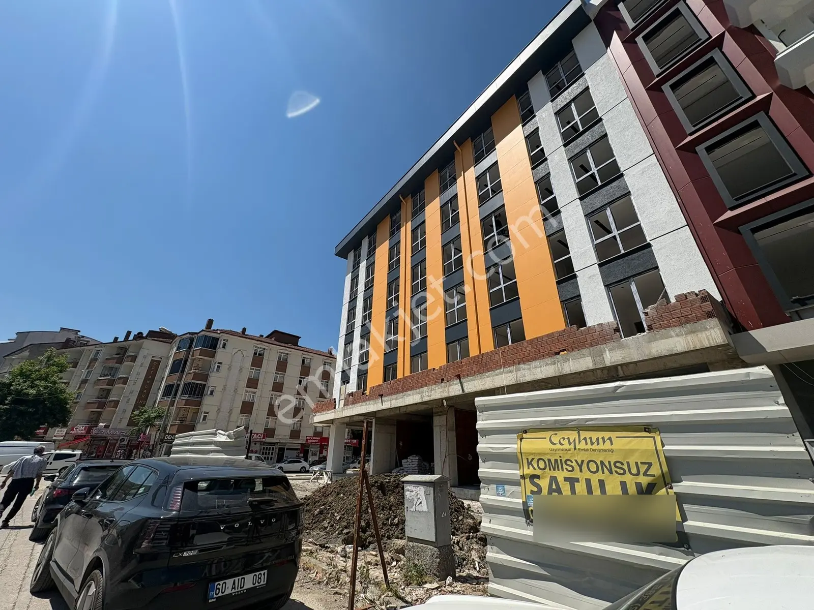 Meydan Yeni Yolda Ana Yol Üzerinde 1+1 Ultra Lüx Satılık Ofis