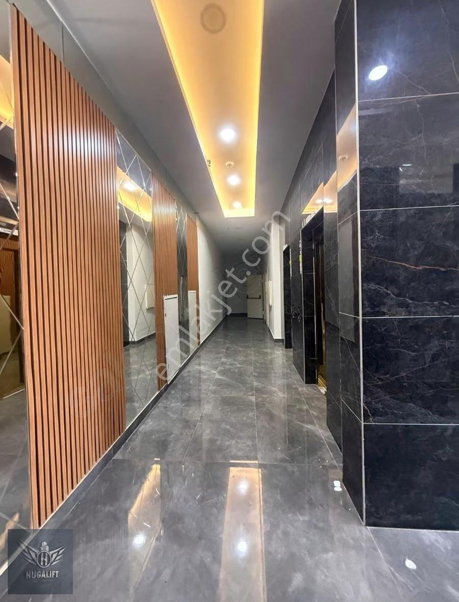 Yüksek Kat Klimalar Takılı Merkezi Konumda Kiralık Büro