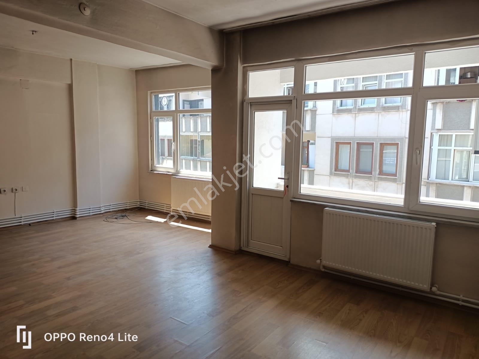 Meydan Hacıkasım' Da Kiralık Daire/ofis- Merkezi Konum - Görsel 5