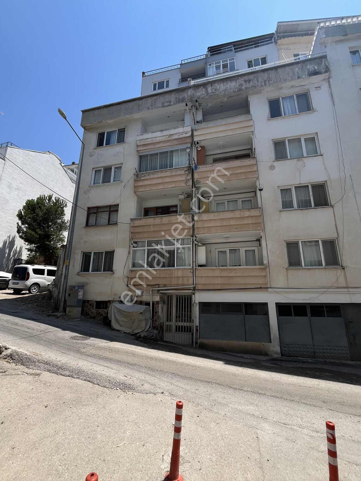 Güzelyalı Şehit Mehmet Mevkii Arakat 2+1 Daire