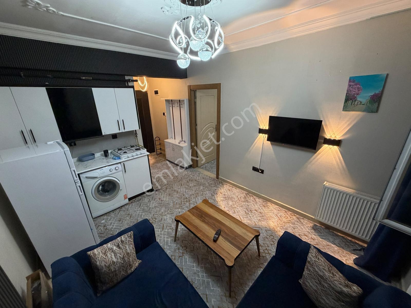 Karataş Merkez De Tramvaya Yakın 1+1 Kiralık Eşyalı Daire