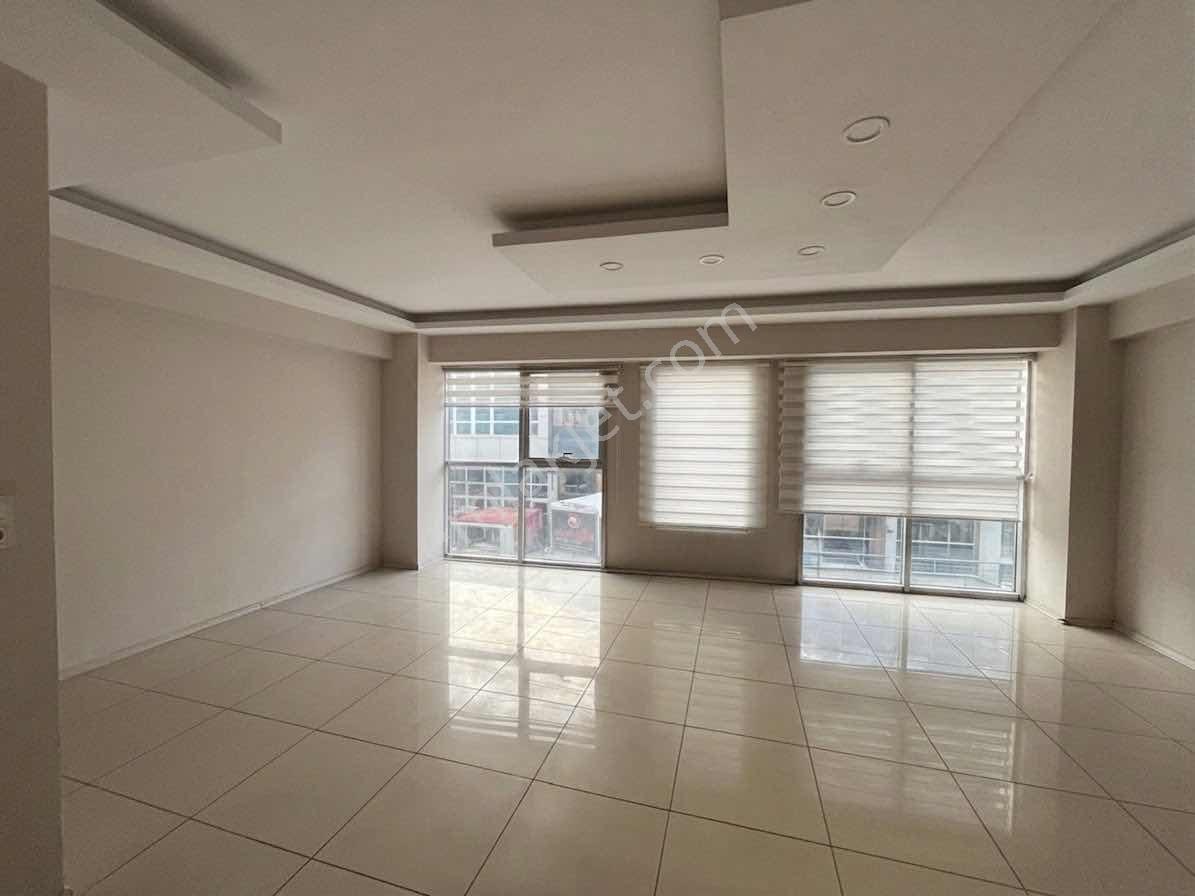 Remax Erenler'de Geniş Kat Planlı Çok Odalı Kiralık Ofis Büro - Görsel 2