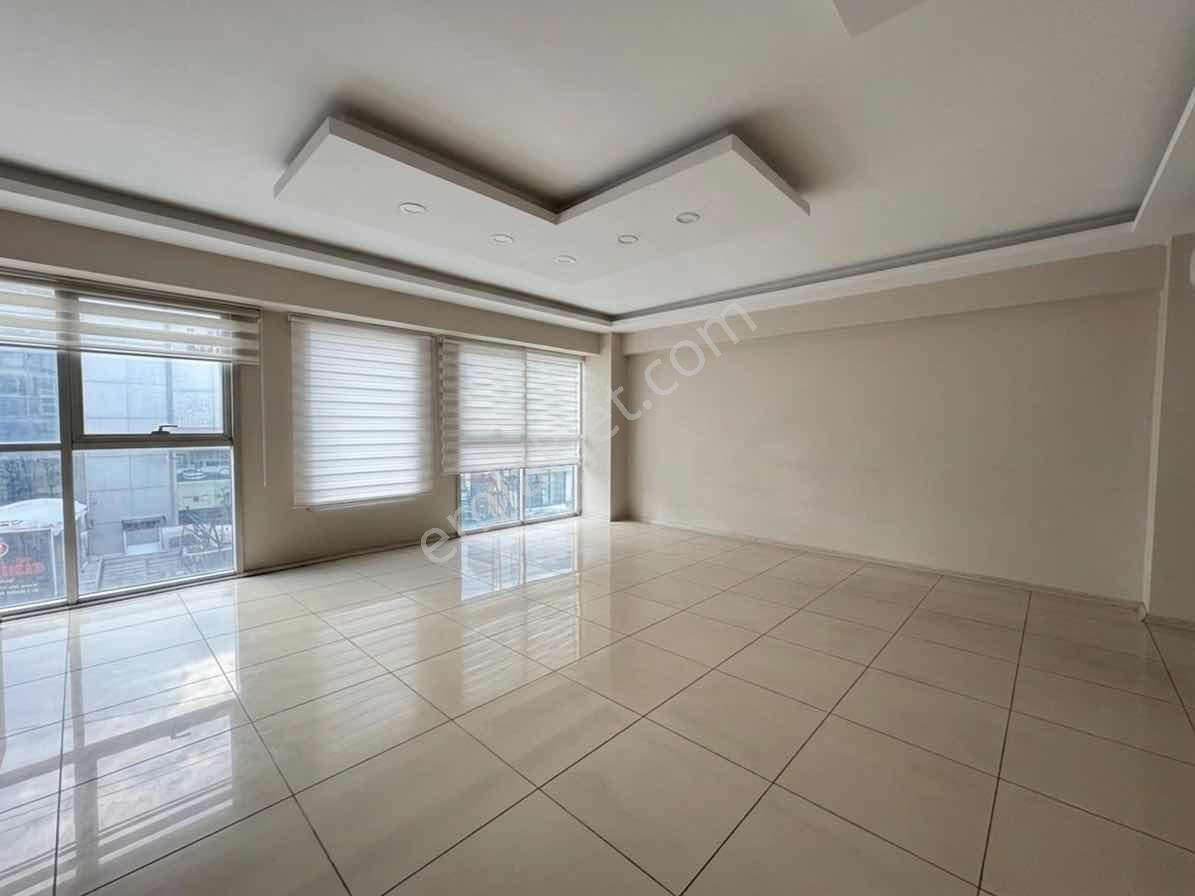Remax Erenler'de Geniş Kat Planlı Çok Odalı Kiralık Ofis Büro - Görsel 9