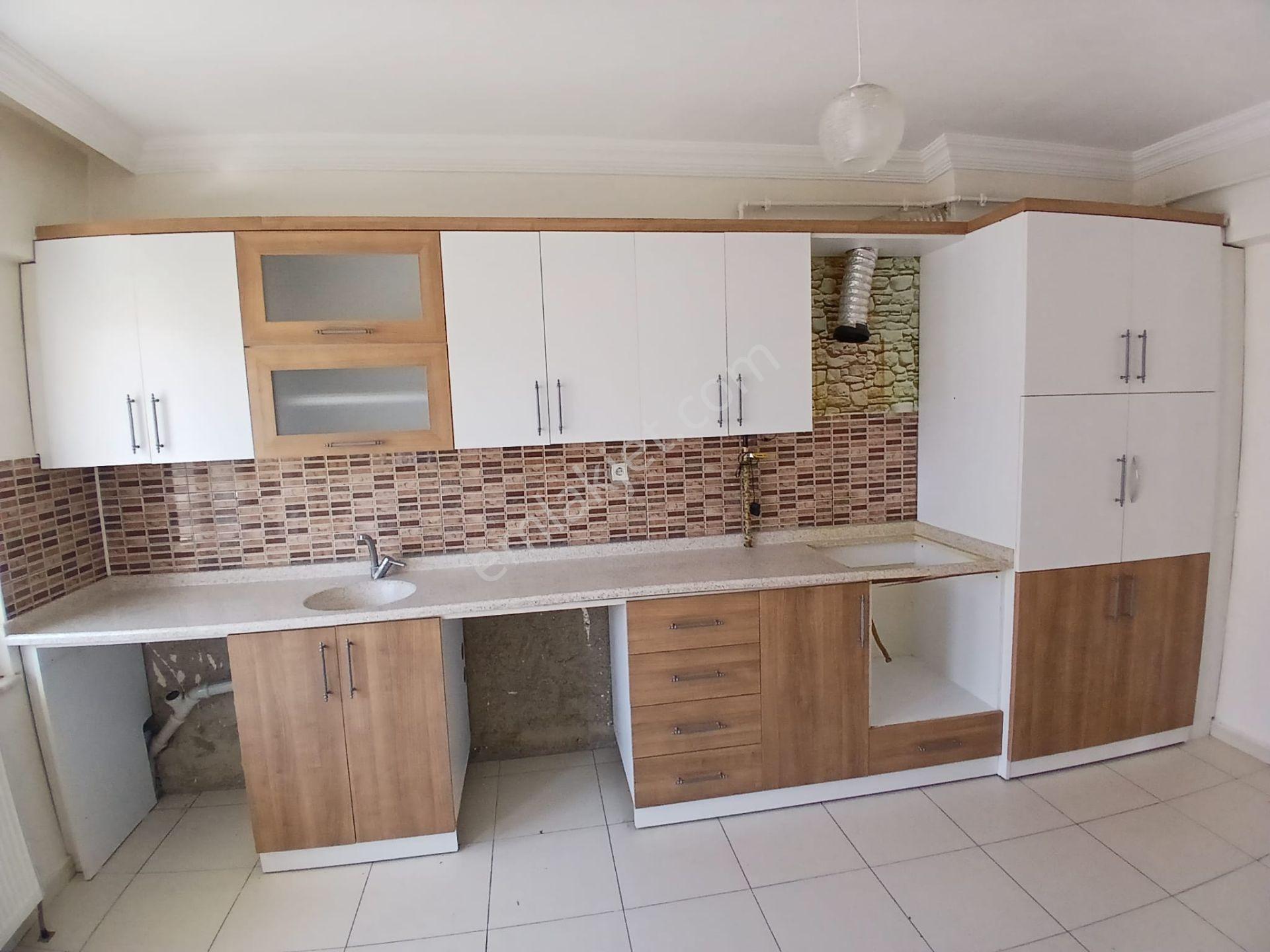 Akçay Emlak'tan Akşehir Yarenler Mahallesi Cumhuriyet İlkokulu Civarında Kiralık 3+1 Daire - Görsel 5
