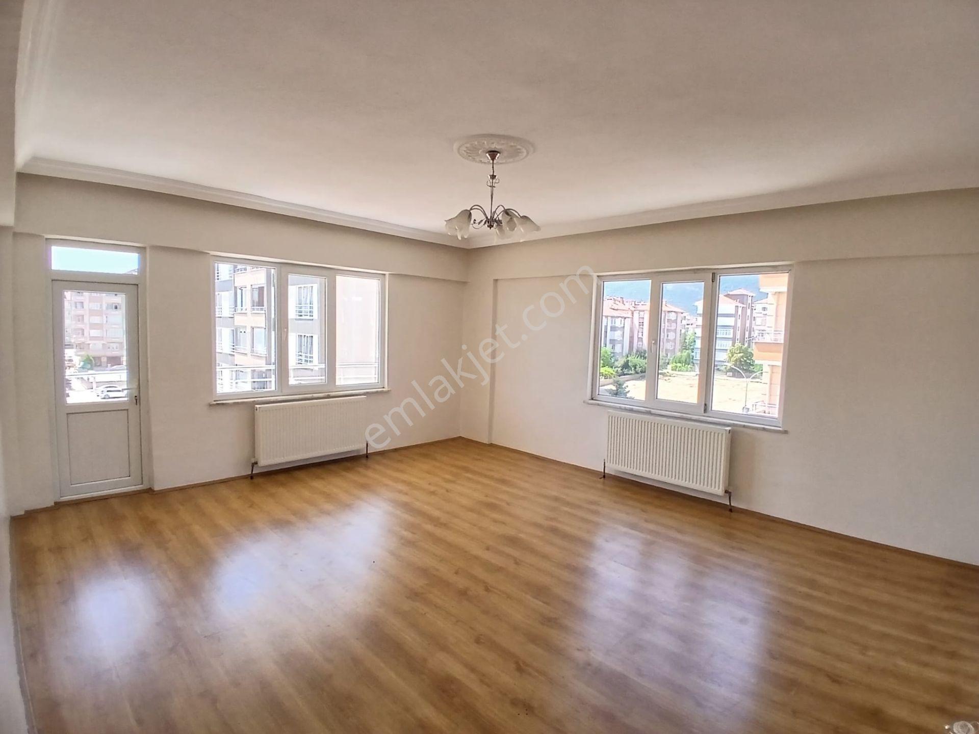 Akçay Emlak'tan Akşehir Yarenler Mahallesi Cumhuriyet İlkokulu Civarında Kiralık 3+1 Daire - Görsel 31