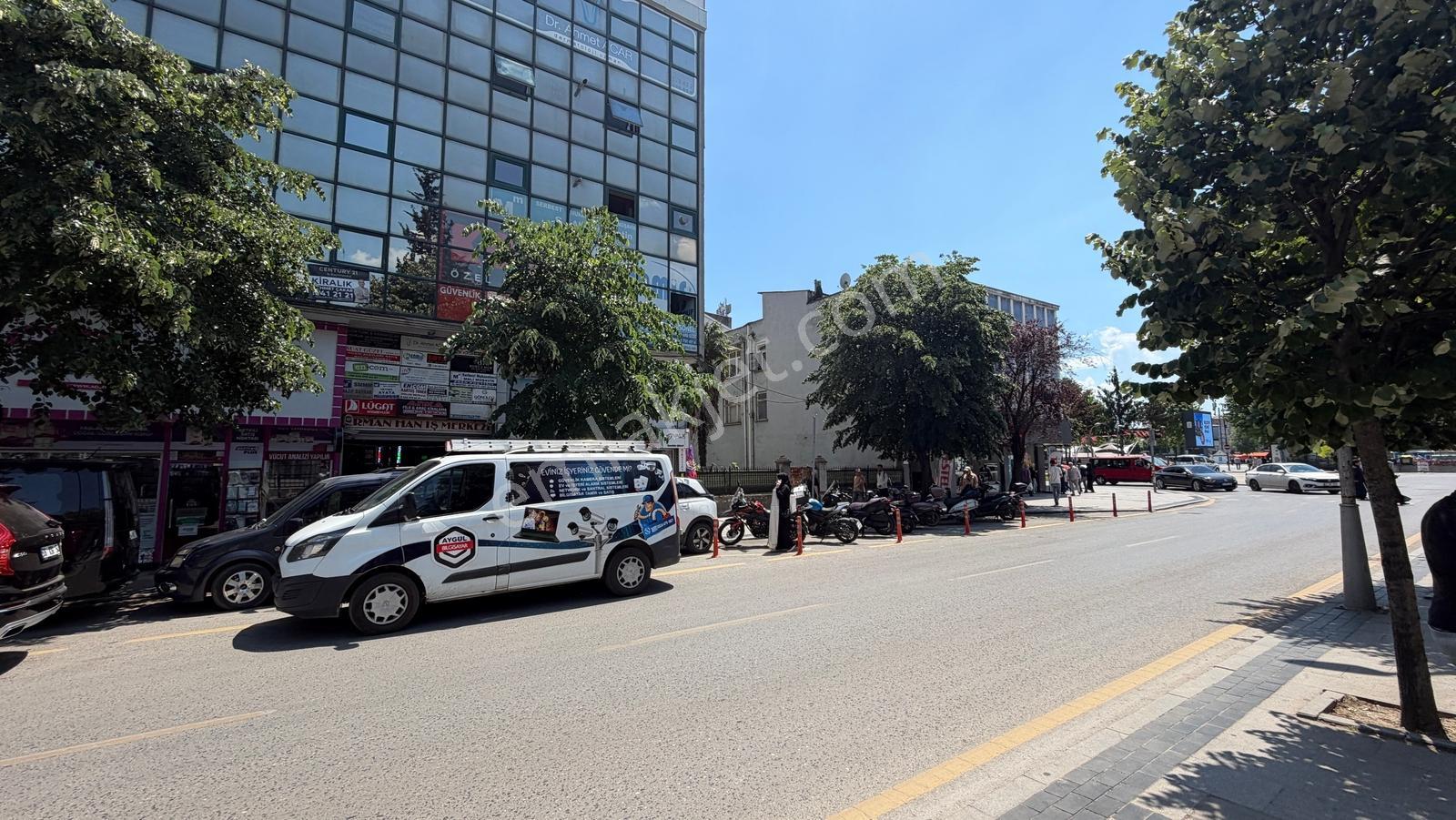 C21 İz Mehmet Çakar'dan Merkezde Kiralık Büyük Ofis... - Görsel 33