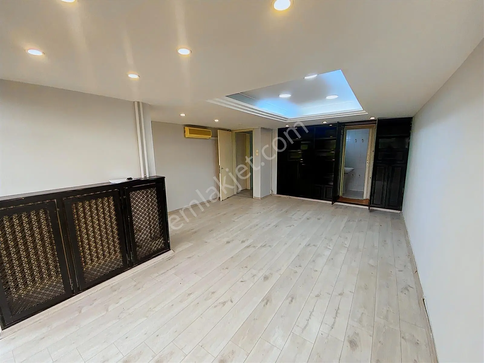 C21 İz Mehmet Çakar'dan Merkezde Kiralık Büyük Ofis... - Görsel 4