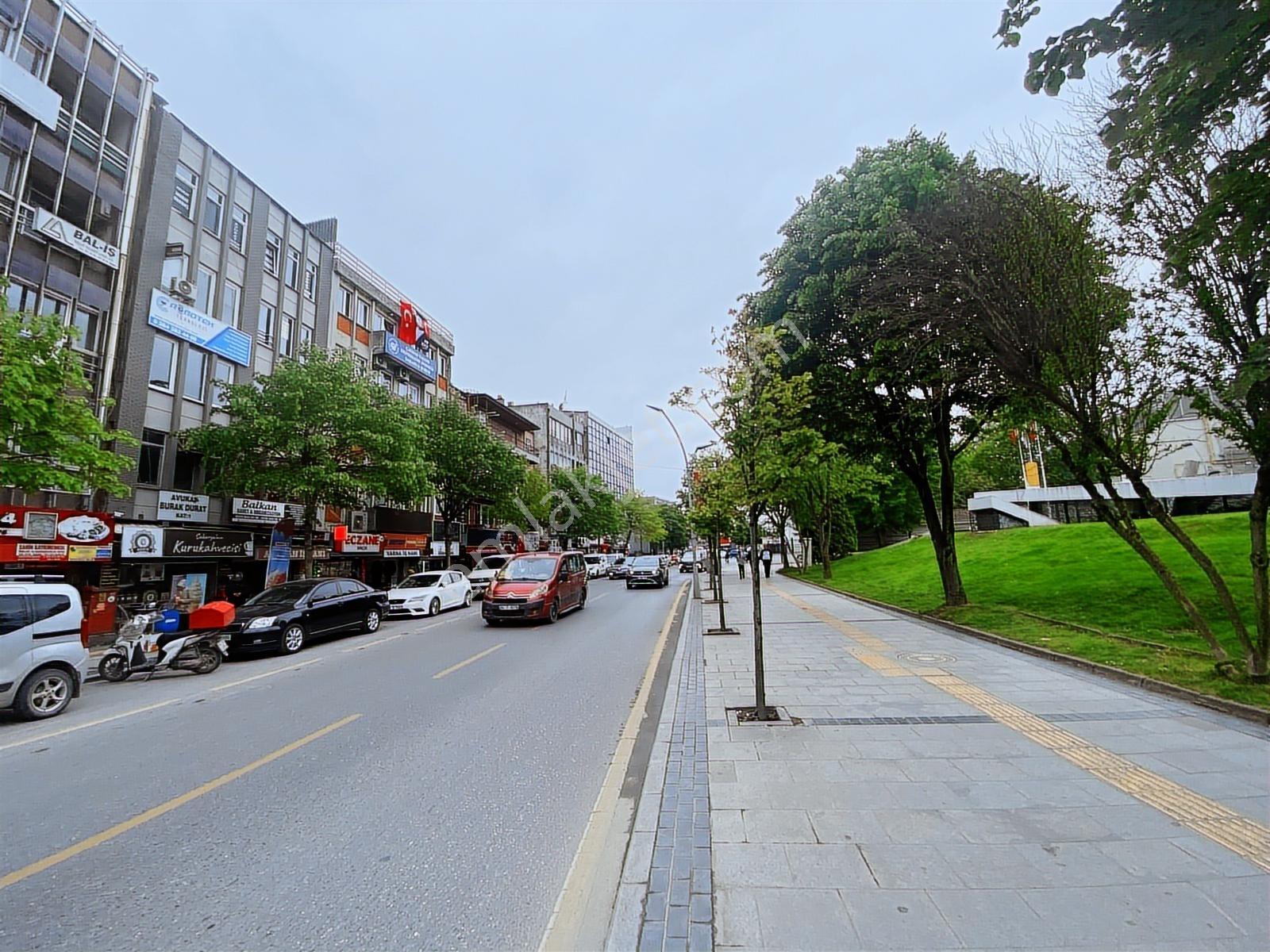 C21 İz Mehmet Çakar'dan Merkezde Kiralık Büyük Ofis... - Görsel 12