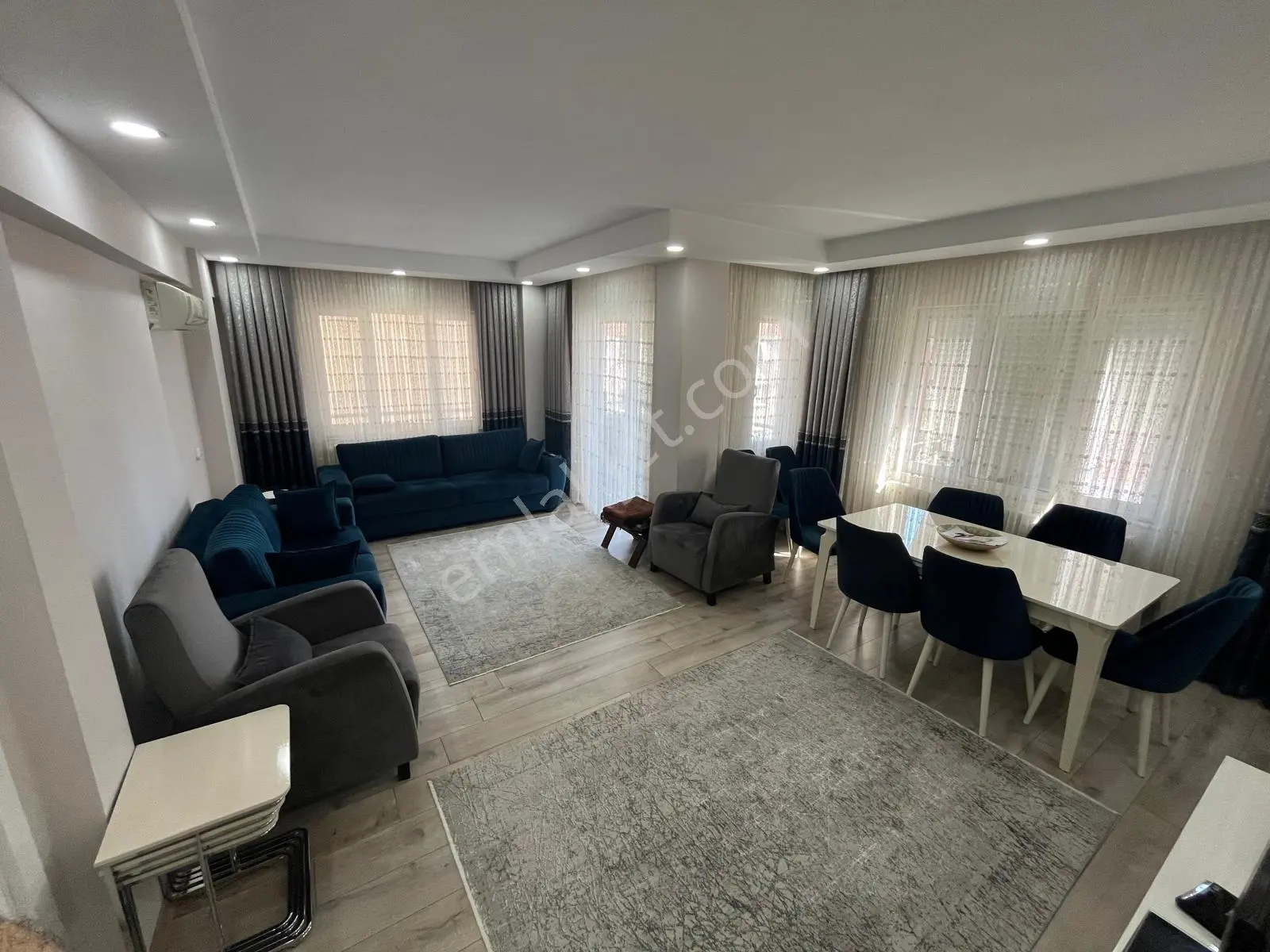 Demircikara B.onat Caddesi Yakını Site İçi Full Tadilatlı 160 M2