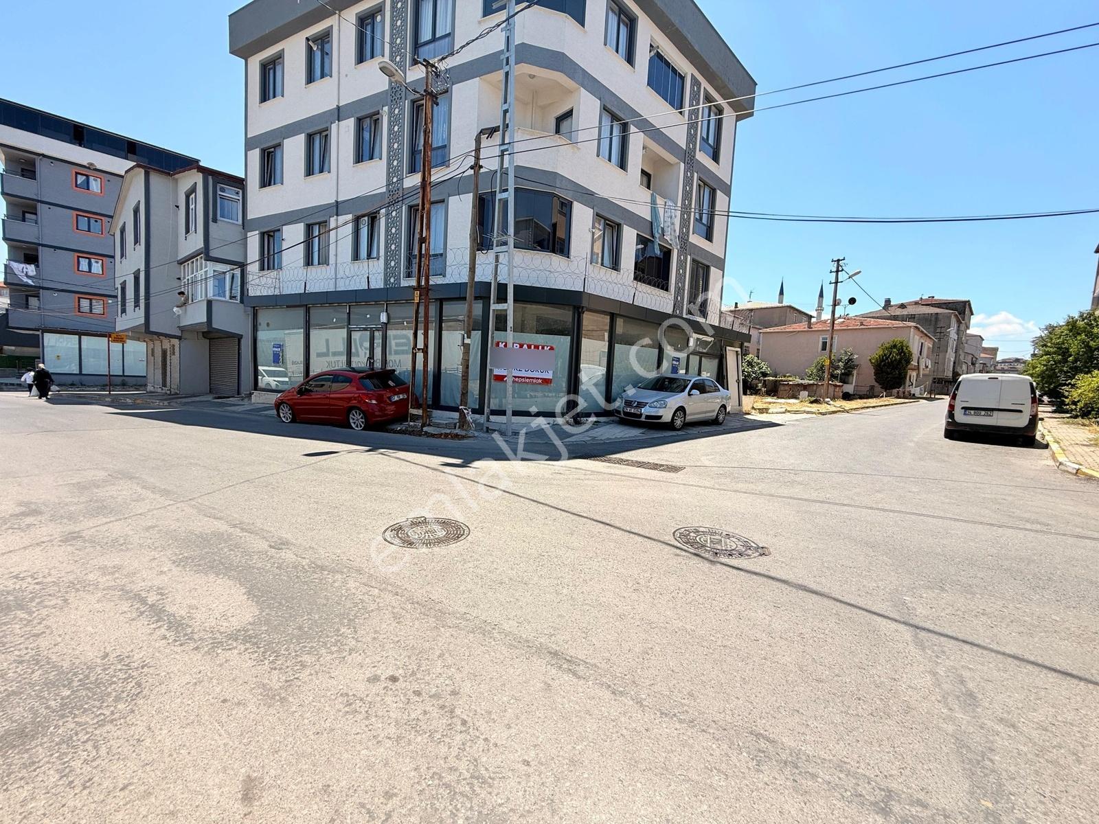 Sultanbeyli Orhangazi Caddesi'nde 210 M² Cadde Üzeri Kiralık