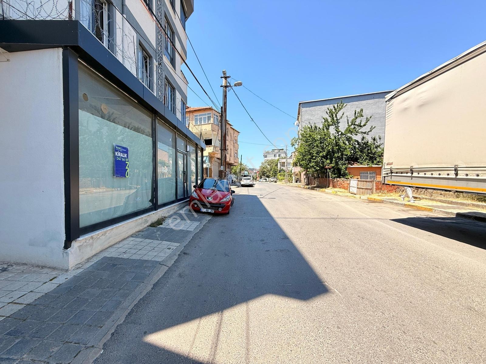 Sultanbeyli Orhangazi Caddesi'nde 210 M² Cadde Üzeri Kiralık - Görsel 5