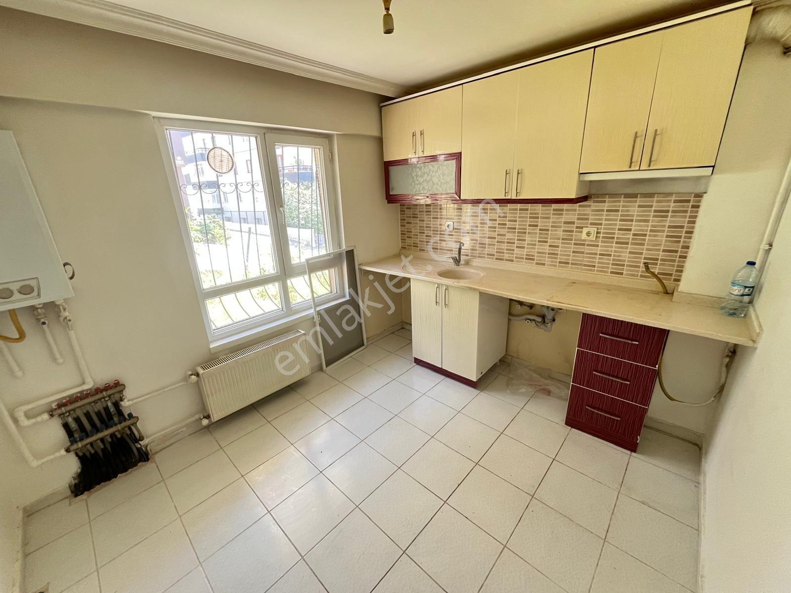 Özlem Caddesine Paralel 3+1 Ferah Temiz 3+1 Kiralık Daire** - Görsel 4