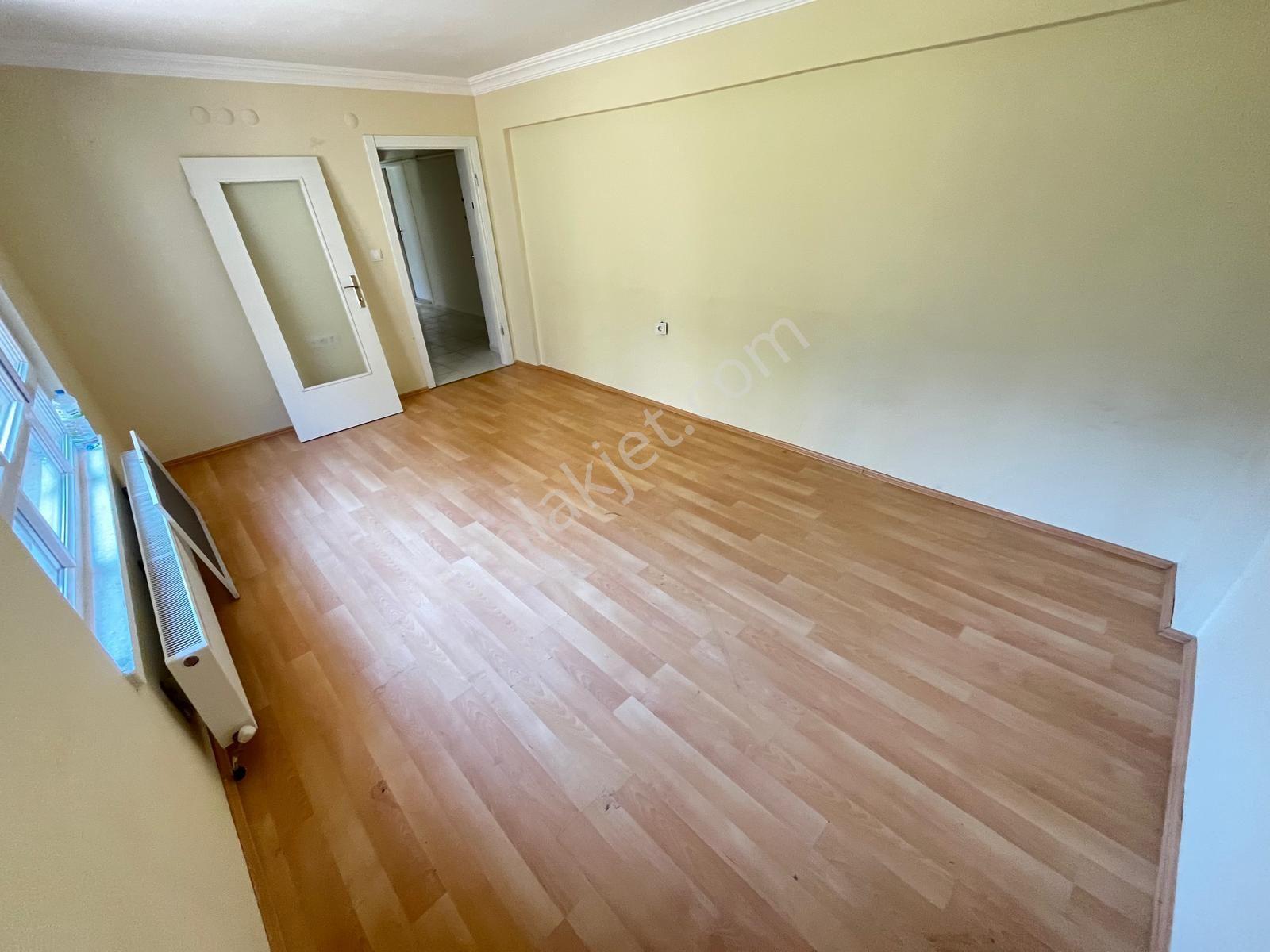 Özlem Caddesine Paralel 3+1 Ferah Temiz 3+1 Kiralık Daire** - Görsel 6