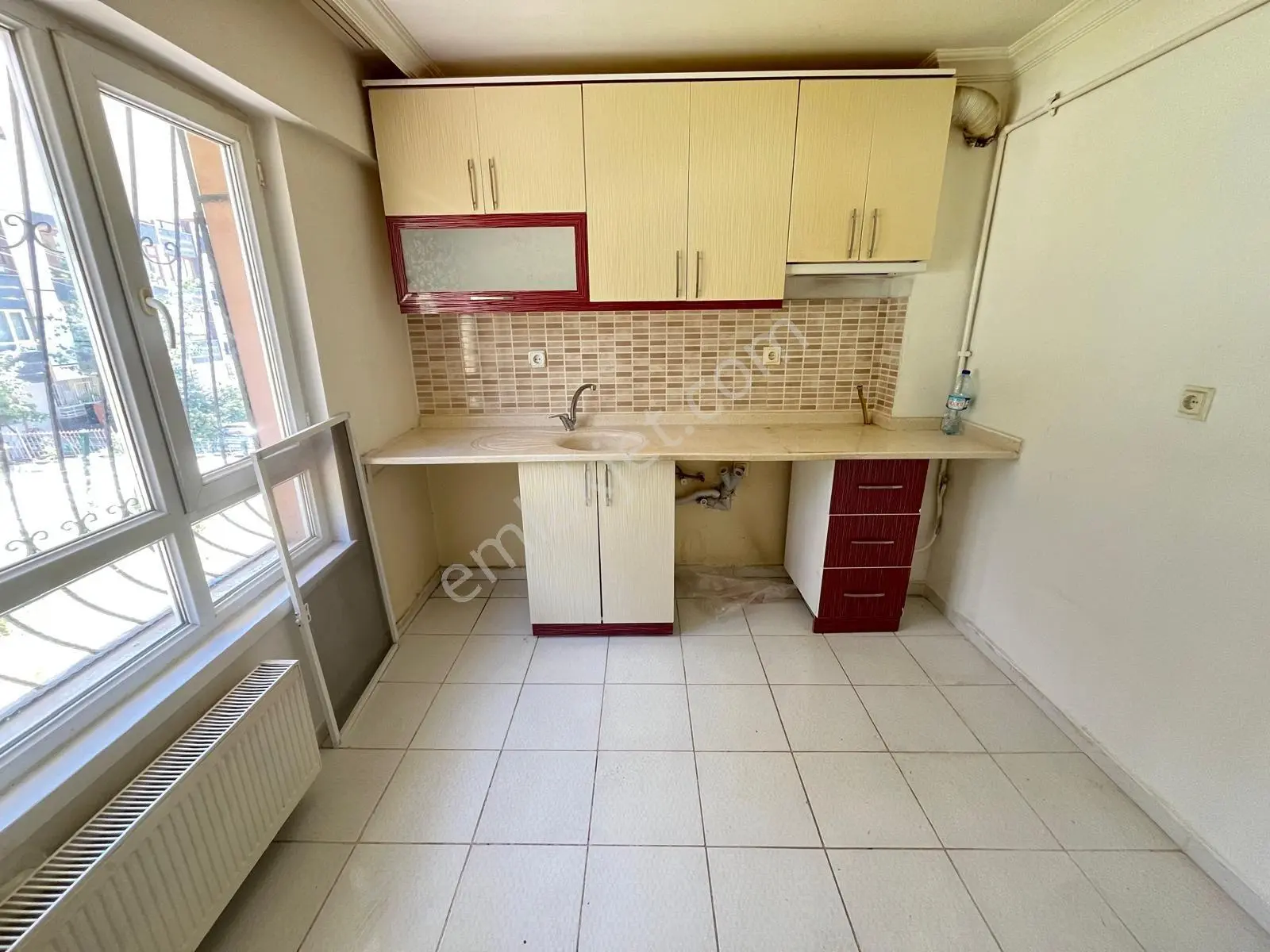 Özlem Caddesine Paralel 3+1 Ferah Temiz 3+1 Kiralık Daire** - Görsel 2