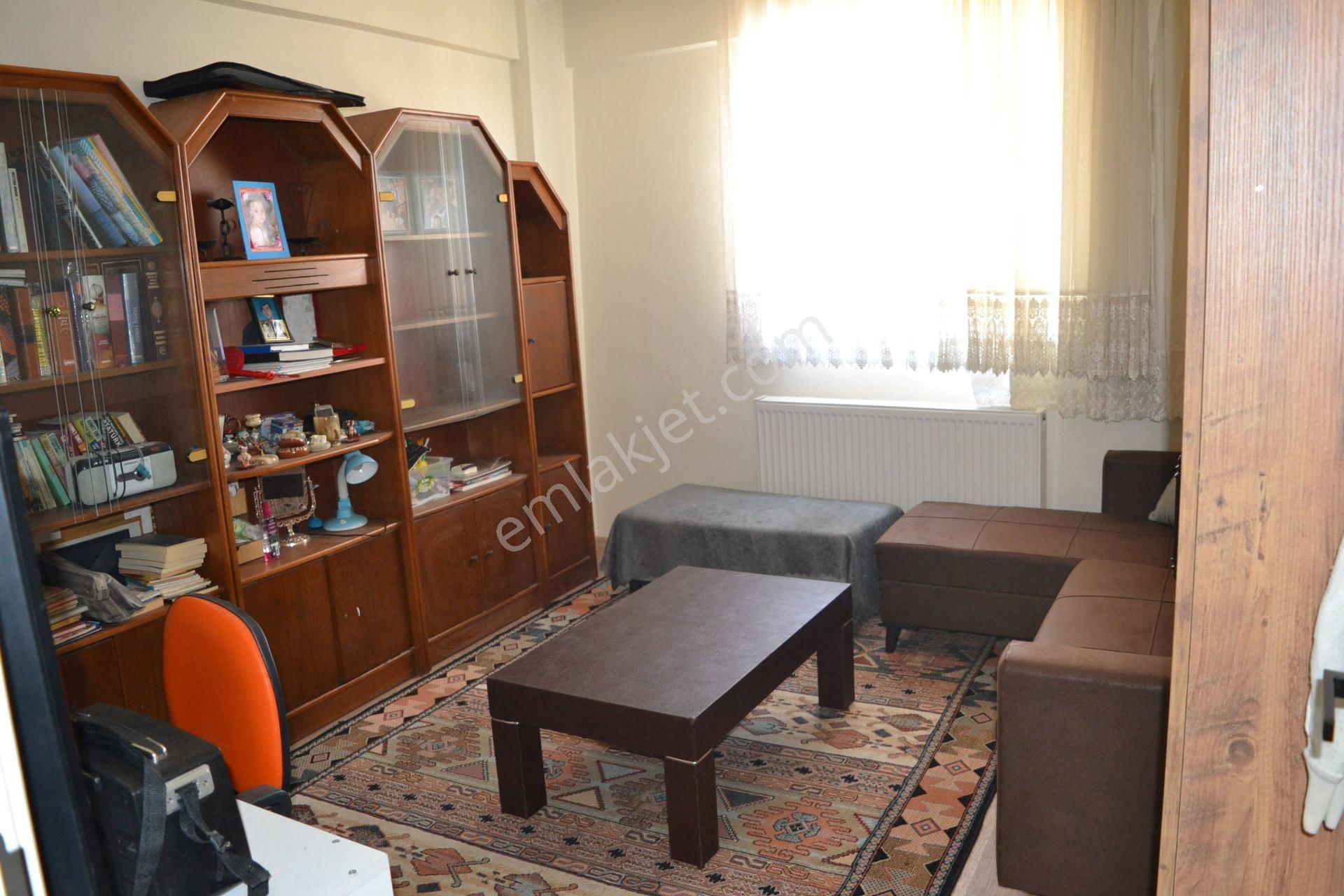 Lüleburgaz Çarşı Merkezde Satılık 2+1 Daire - Görsel 13