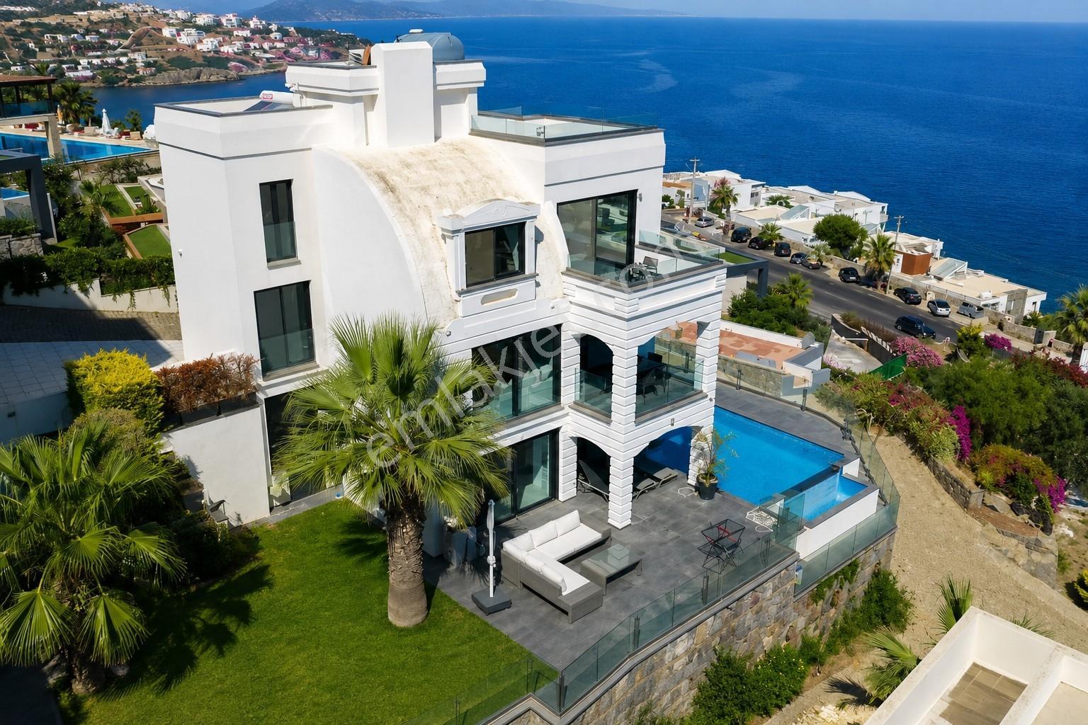 Yalıkavakta Panoramik Deniz&marina Manzaralı Satılık Lüks Villa - Görsel 2