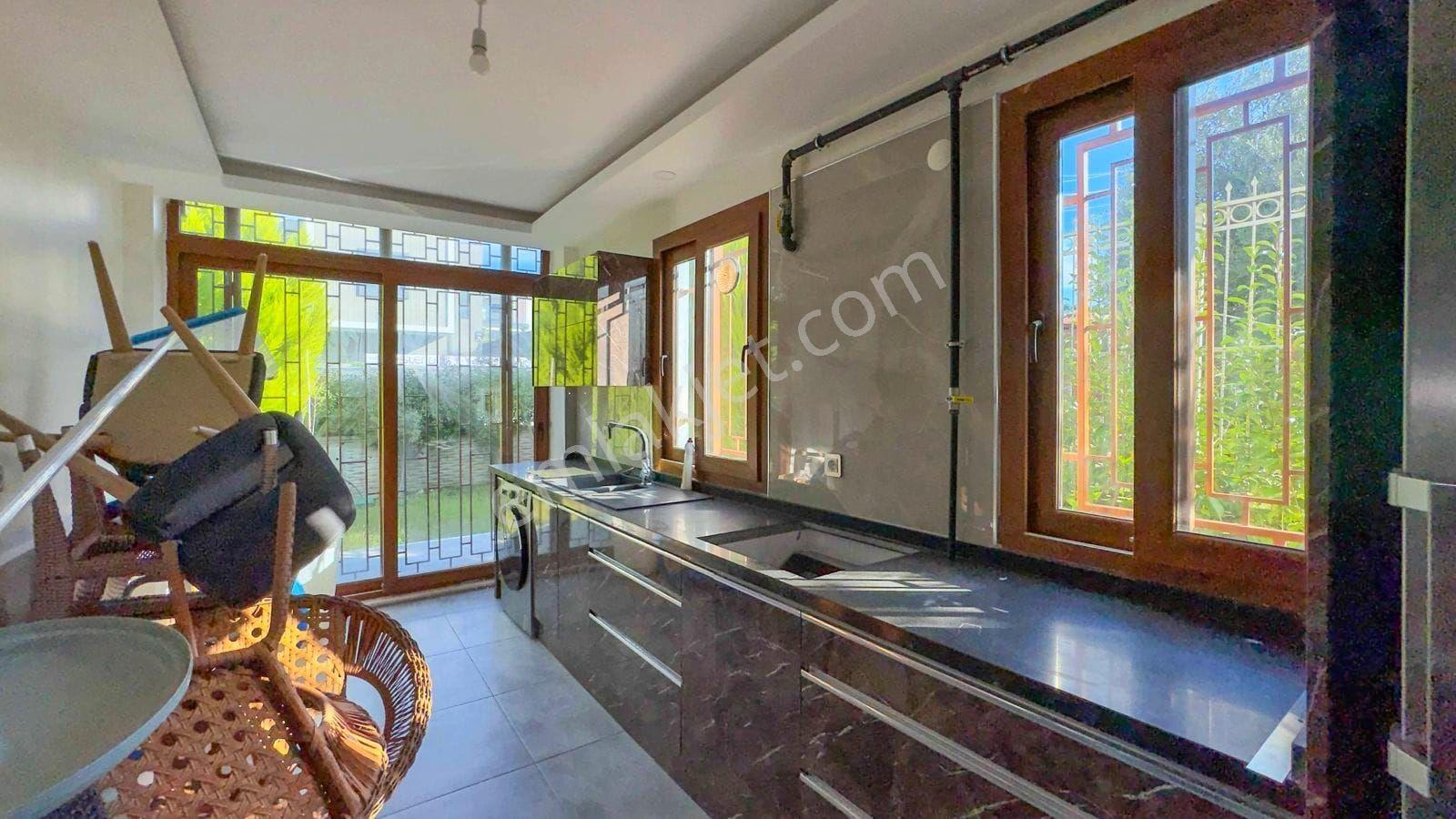 Kuşadası Değirmendere'de 5+1 Müstakil Havuzlu Satılık Villa - Görsel 35