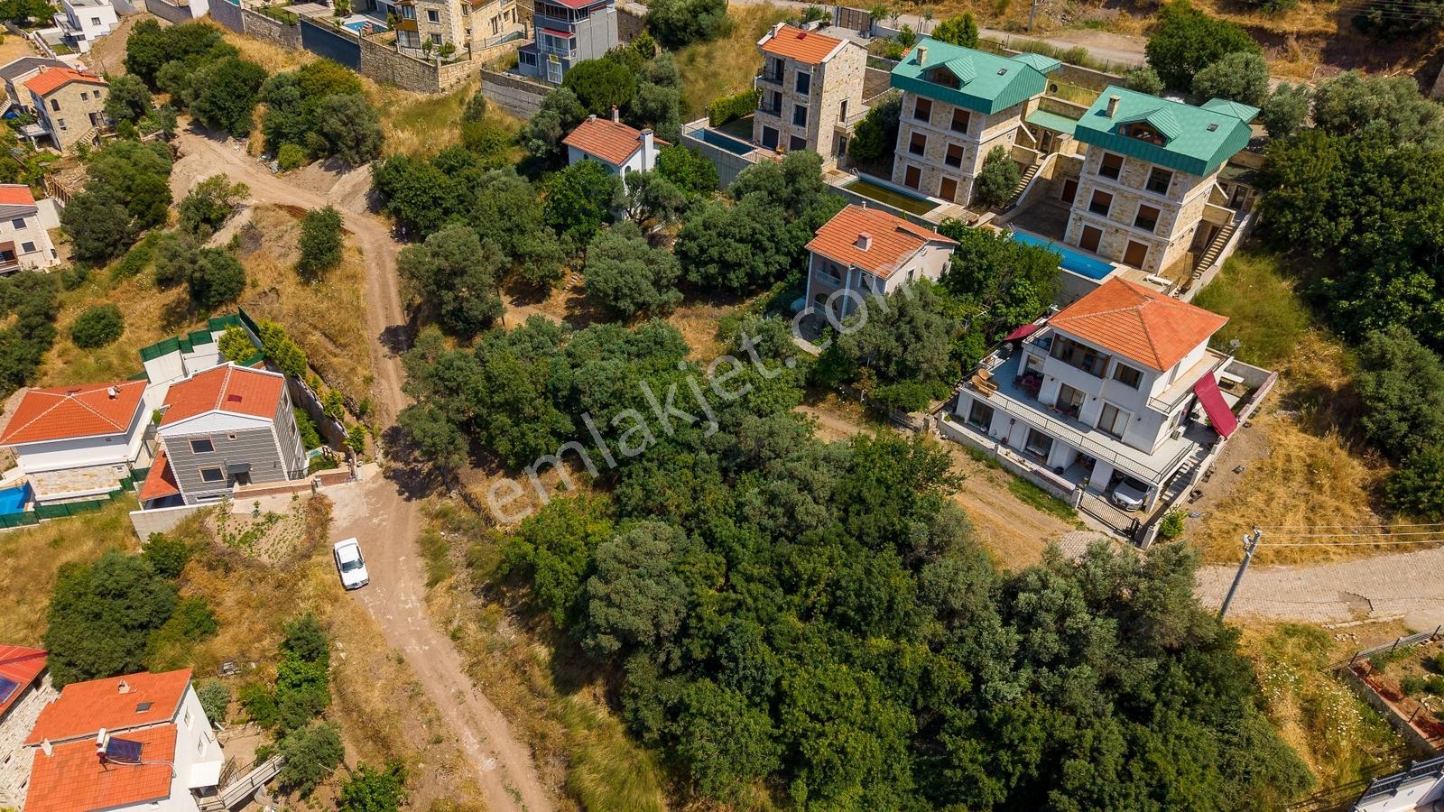 Yenifoça Donatkent Mevkiinde Satılık Deniz Manzaralı Arsa - Görsel 13