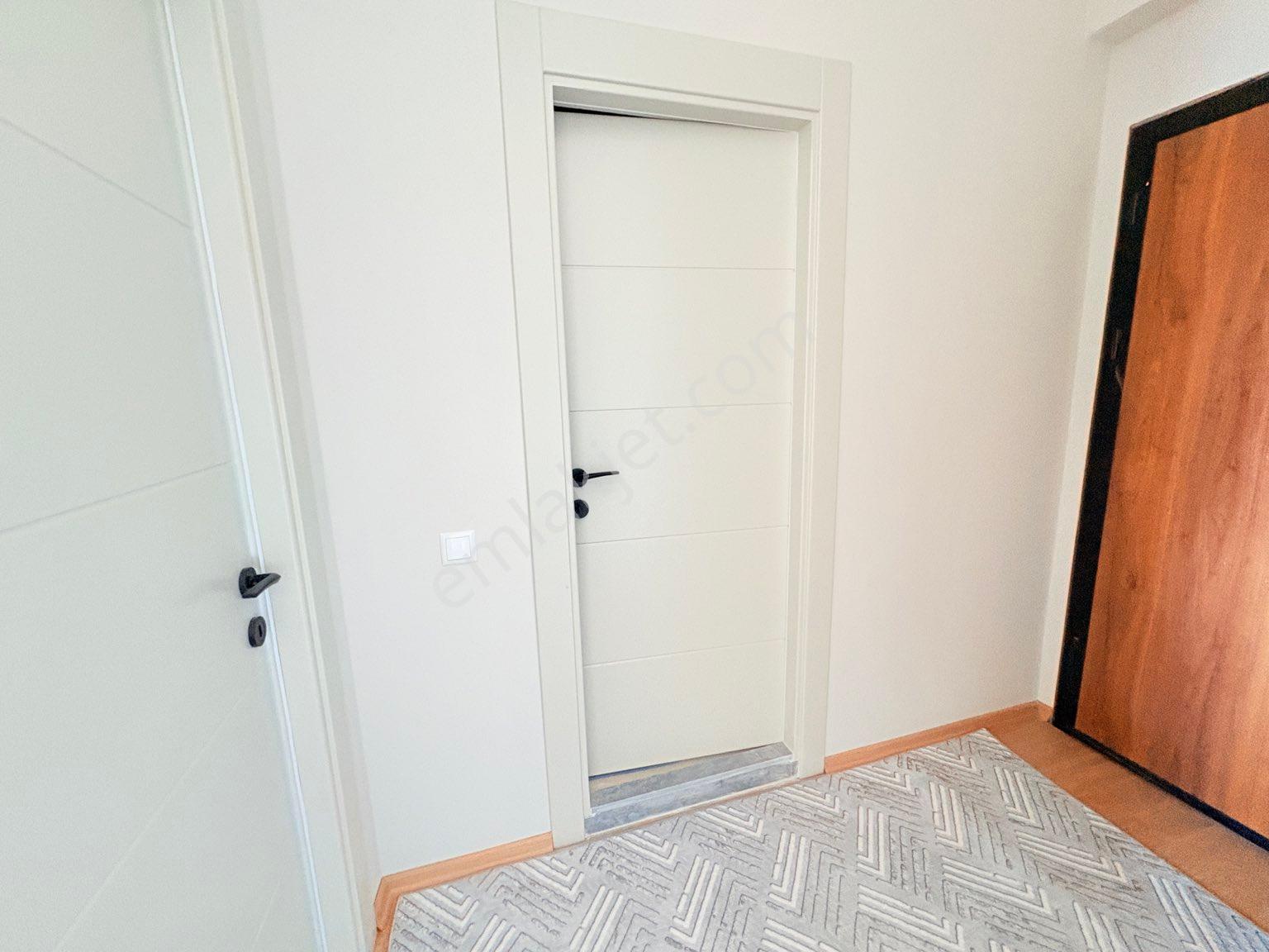Cumhuriyette Eşyalı 1+1 Site Dairesi - Görsel 16