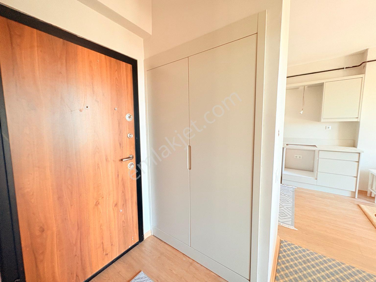 Cumhuriyette Eşyalı 1+1 Site Dairesi - Görsel 5