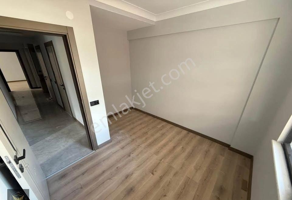Esenyurt Güzelyurt Mahallesinde Marmara Park Avm Metrobüse Yakın 3+1 Dairemiz - Görsel 8