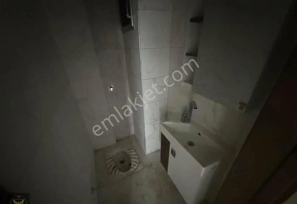 Esenyurt Güzelyurt Mahallesinde Marmara Park Avm Metrobüse Yakın 3+1 Dairemiz - Görsel 5