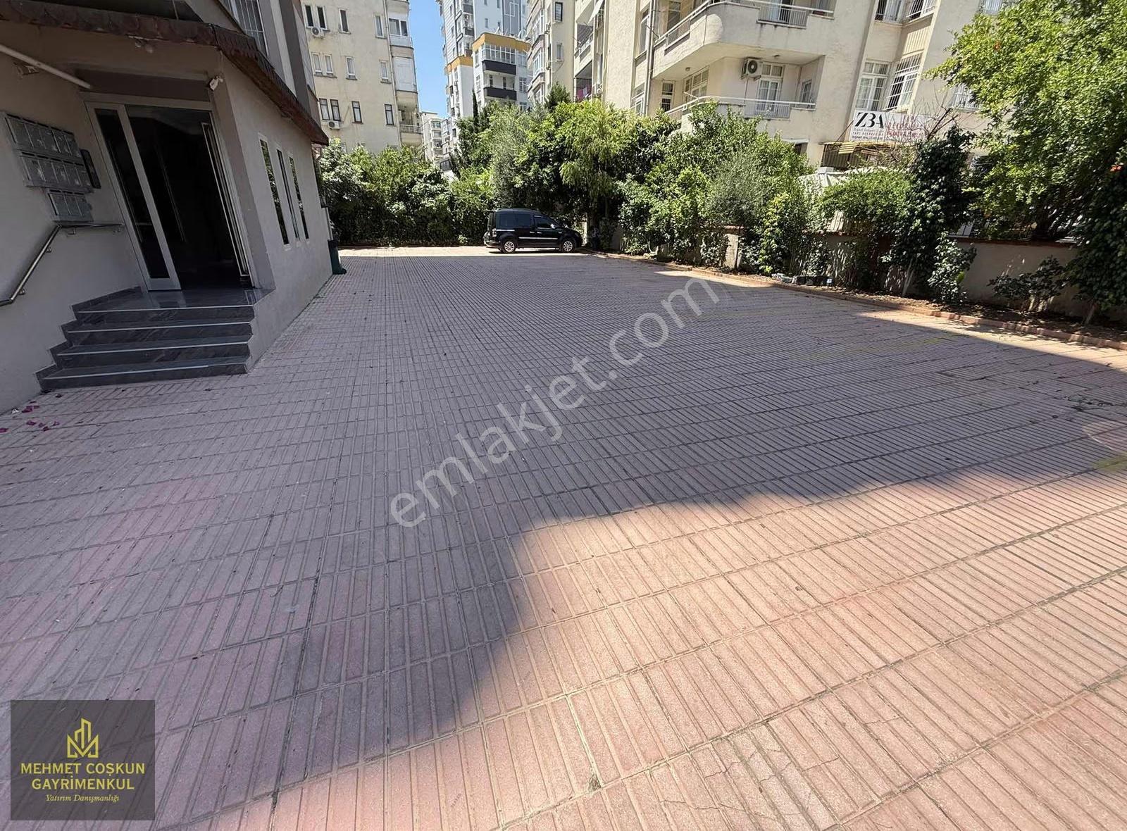 Kenanevrende Her Kat Tek Daire Xxl Masrafsız Satılık 4+1