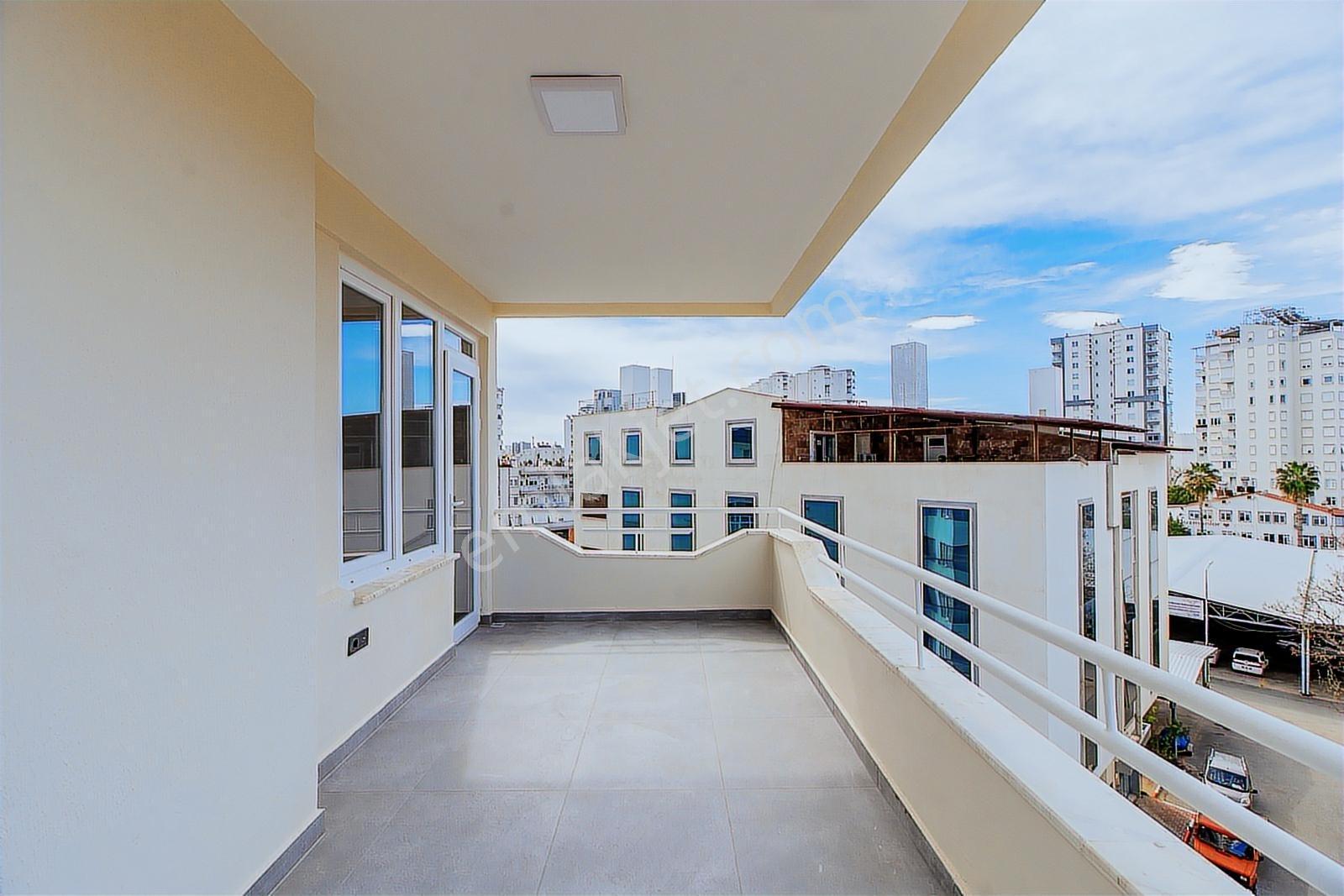 Yeşilbahçe'de Denize 5 Dk İçi Full Yapılı 3+1 180 M2 Satılık - Görsel 21