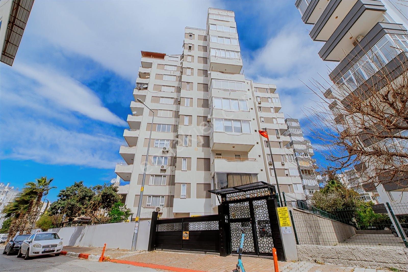 Yeşilbahçe'de Denize 5 Dk İçi Full Yapılı 3+1 180 M2 Satılık - Görsel 20